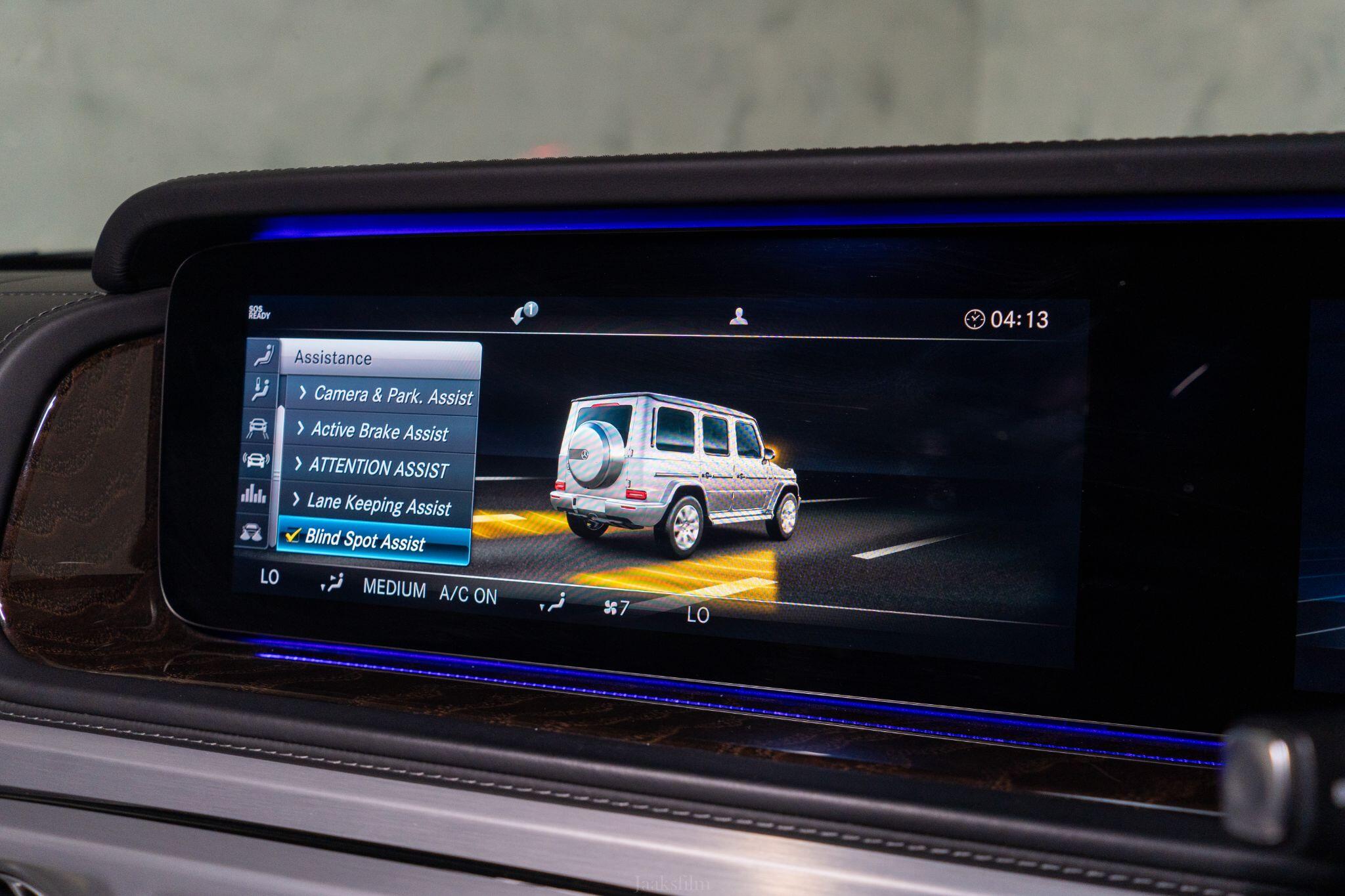 Mercedes-Benz G-Class view 36