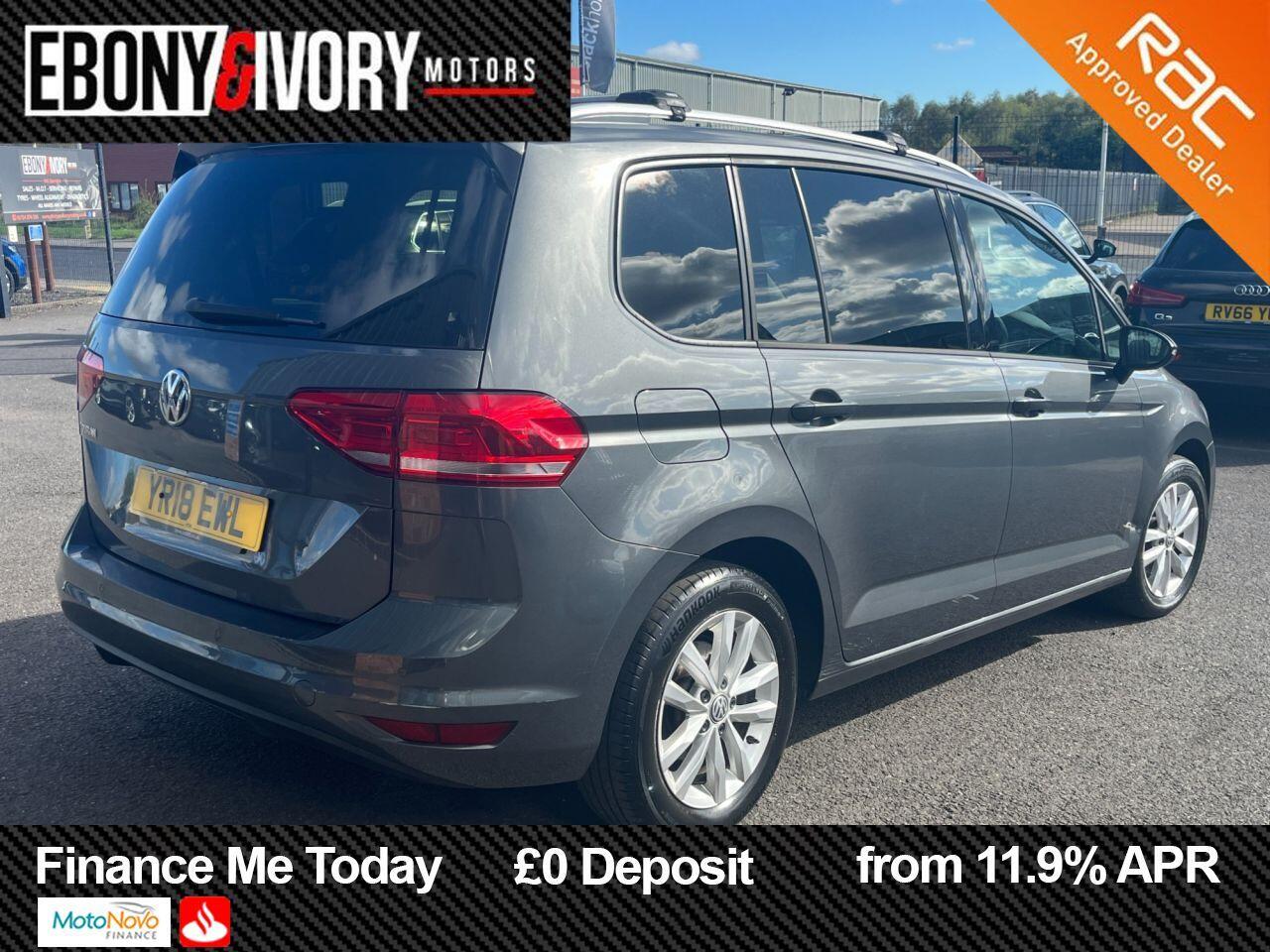 Volkswagen Touran view 5