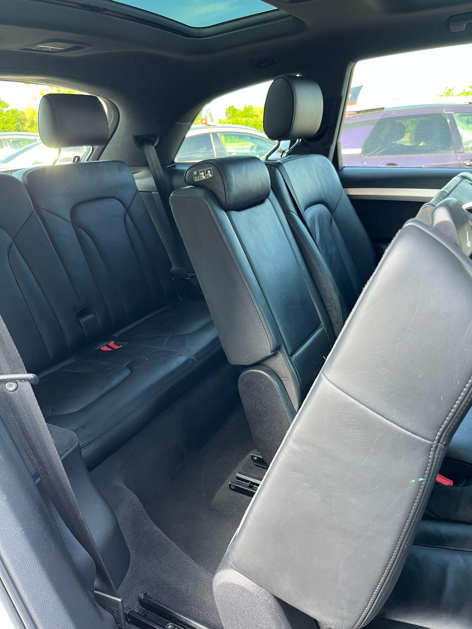 Audi Q7 view 26