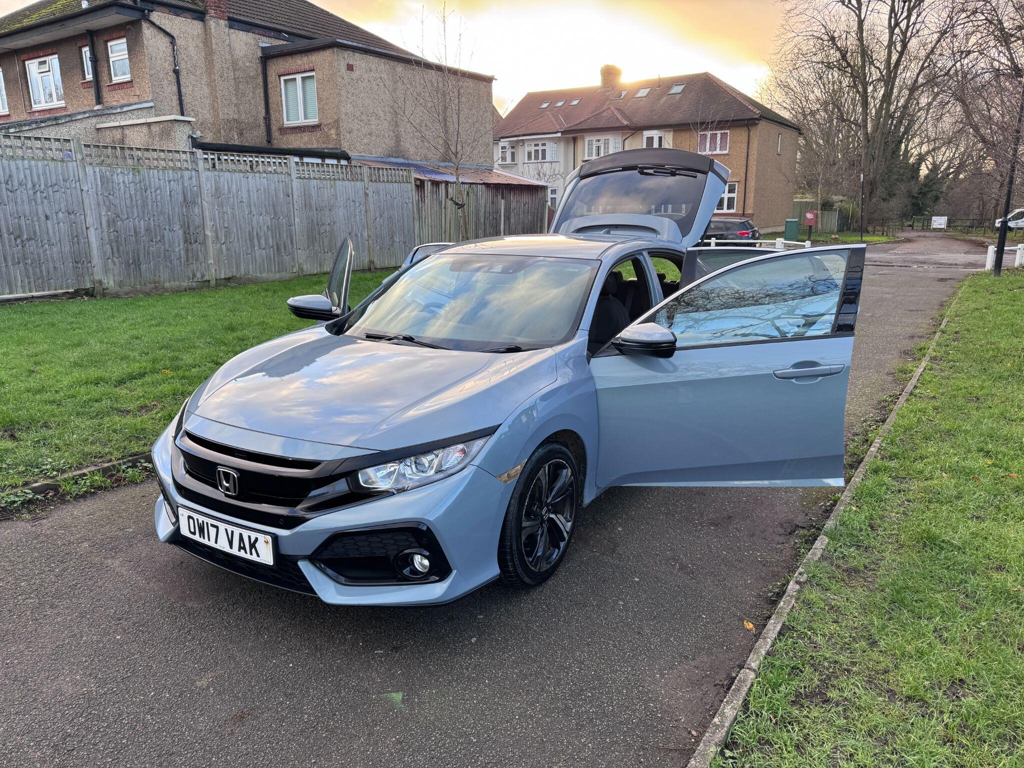 2017 Honda Civic image 31