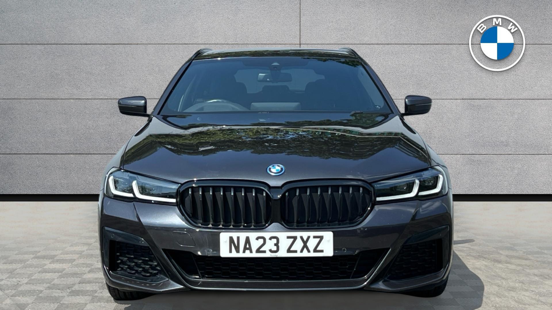 BMW 5 Series view 16