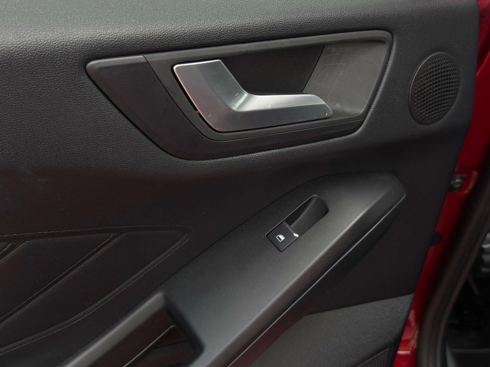 Ford Focus view 35