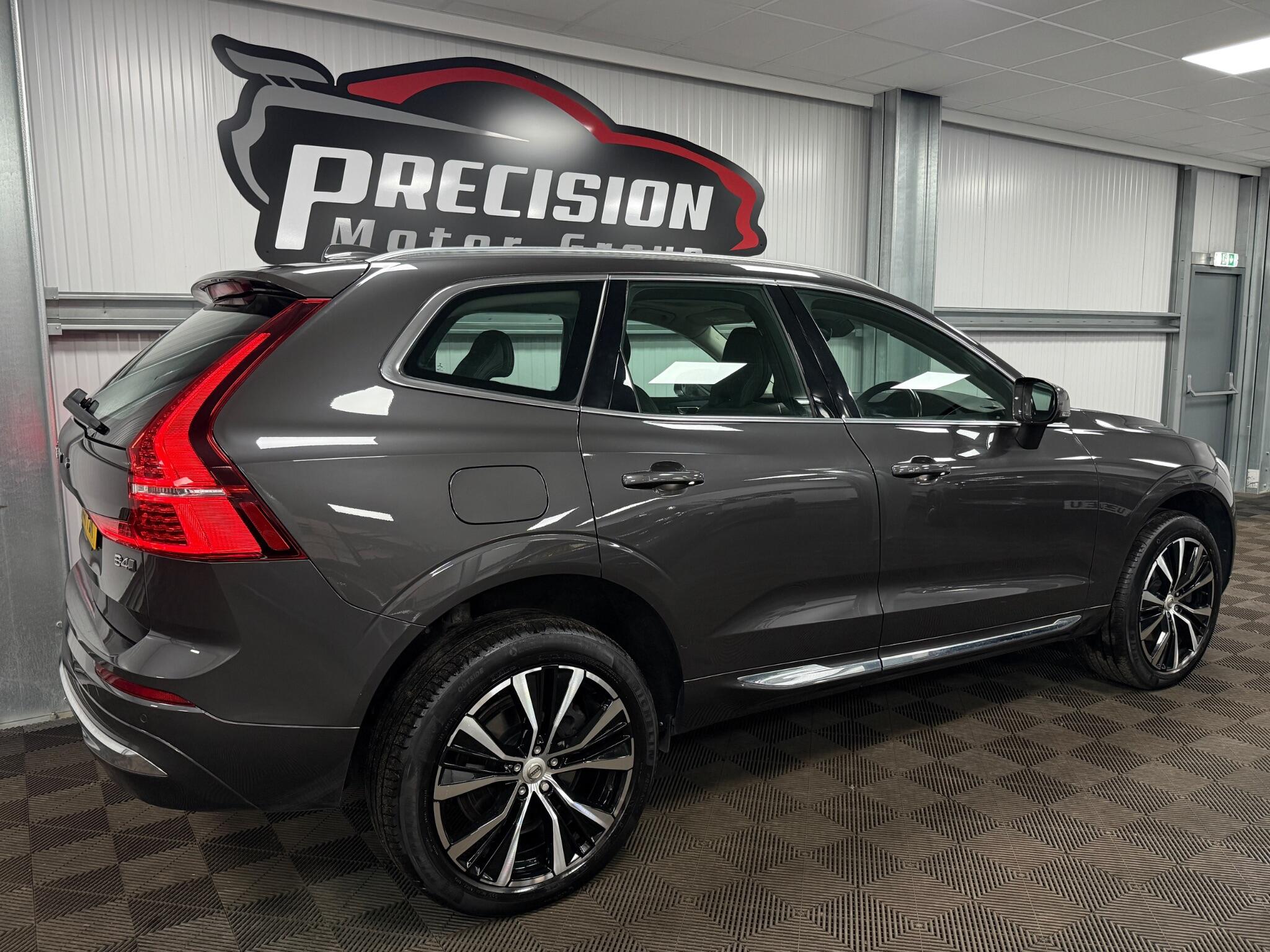 Volvo XC60 view 4