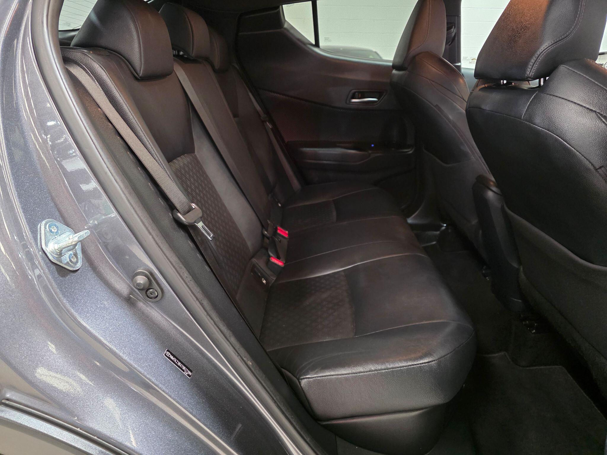 Toyota C-HR view 20