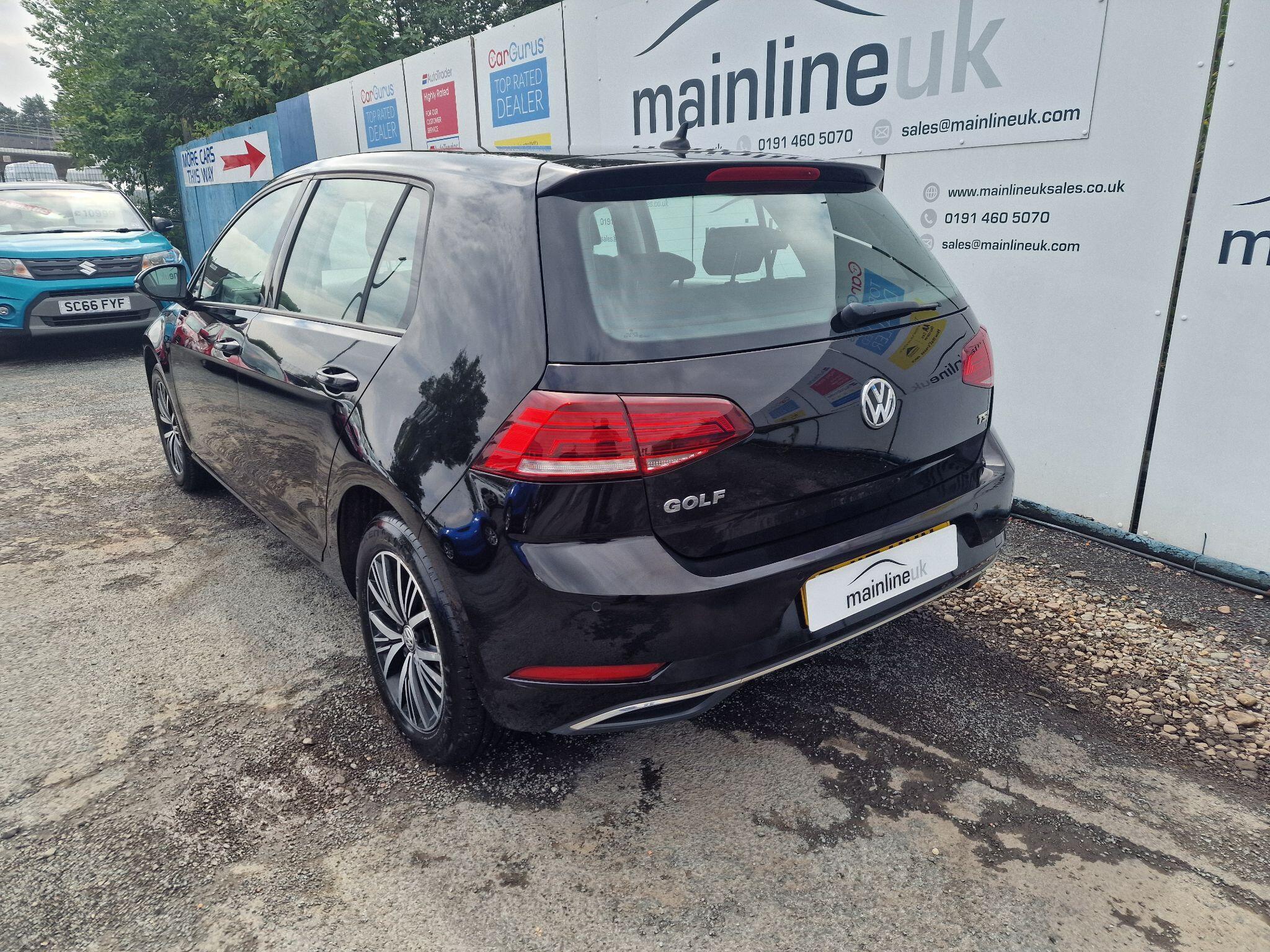 Volkswagen Golf view 5