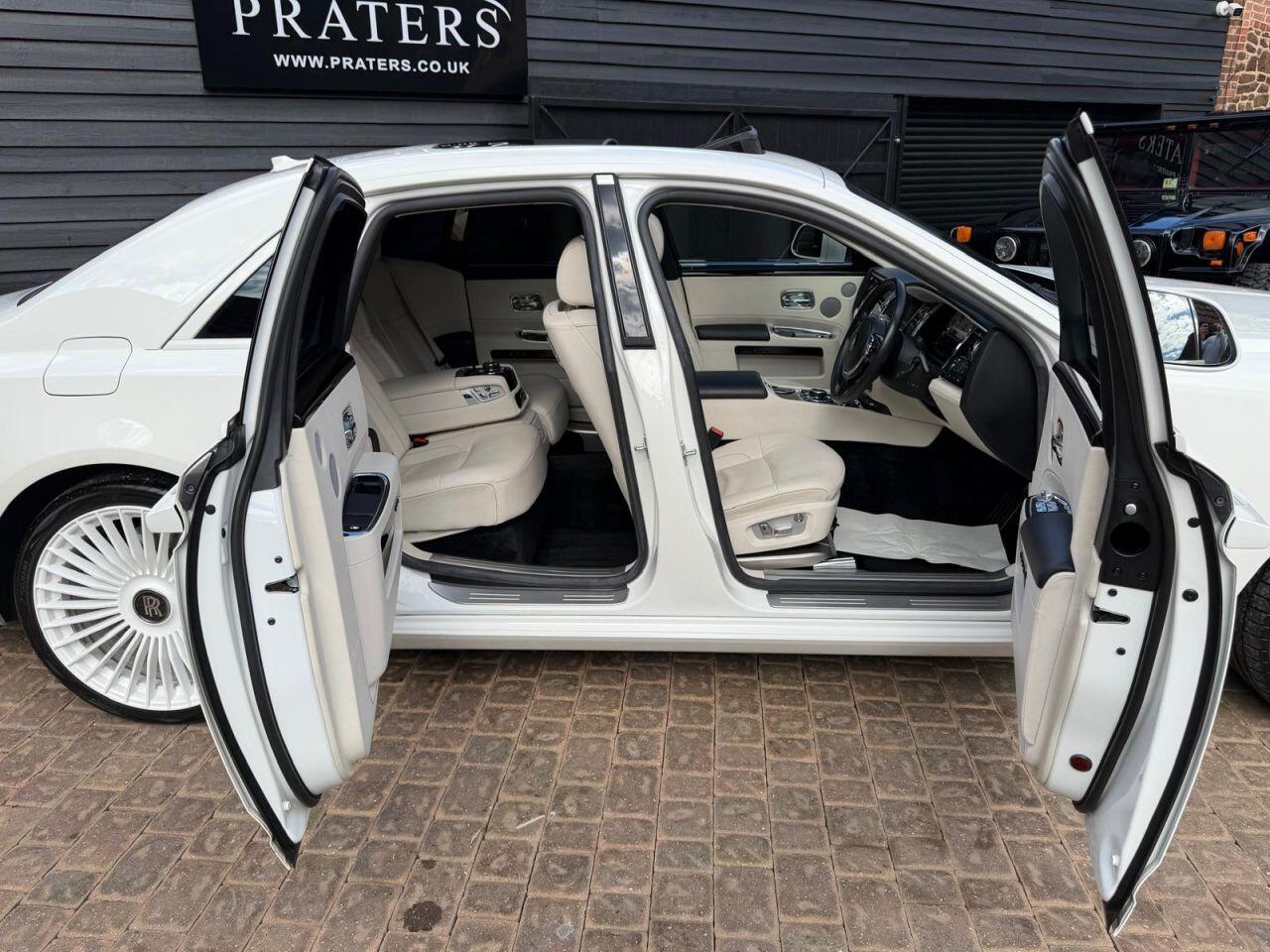 Rolls-Royce Ghost view 8