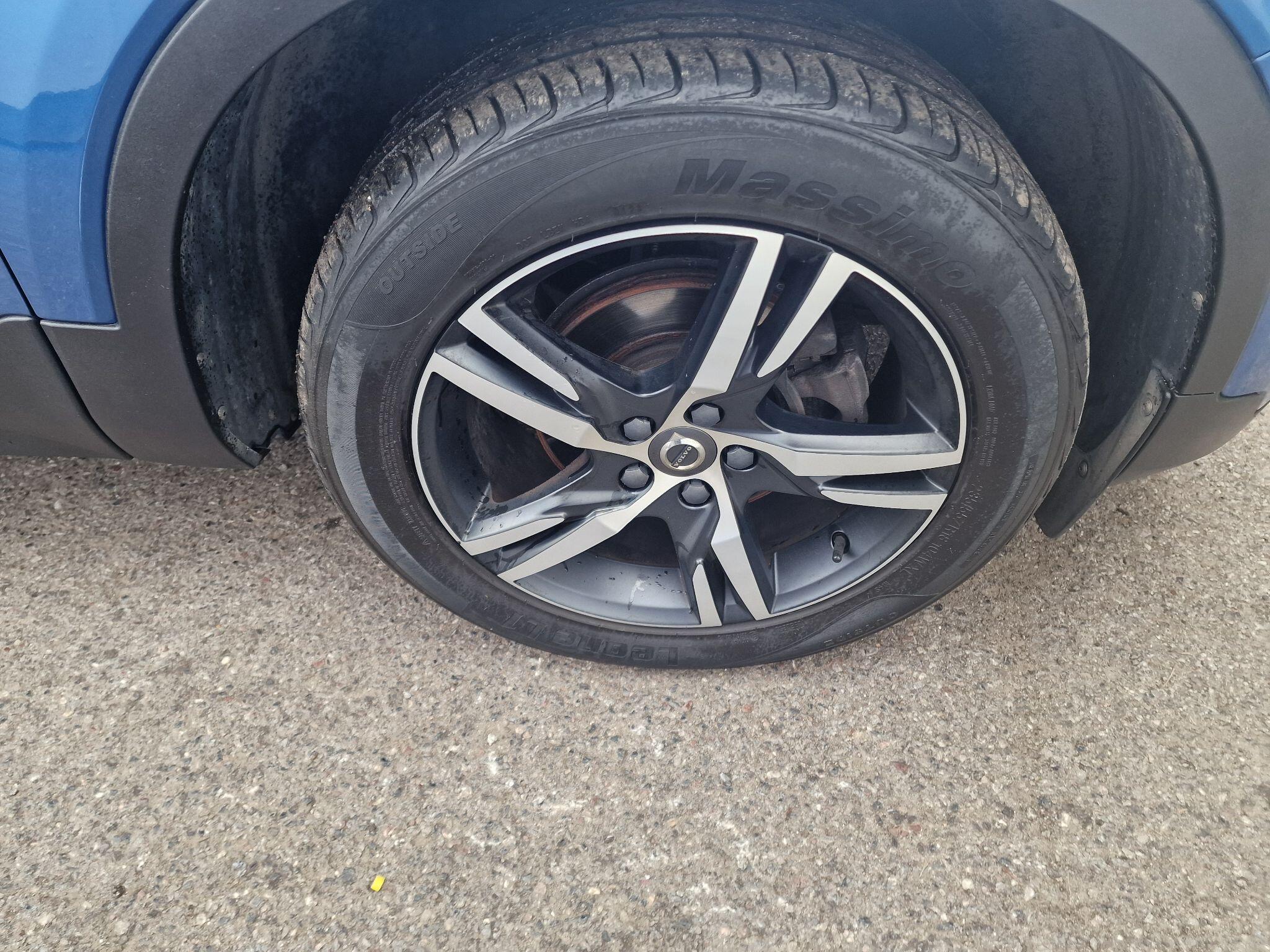 Volvo XC40 view 48