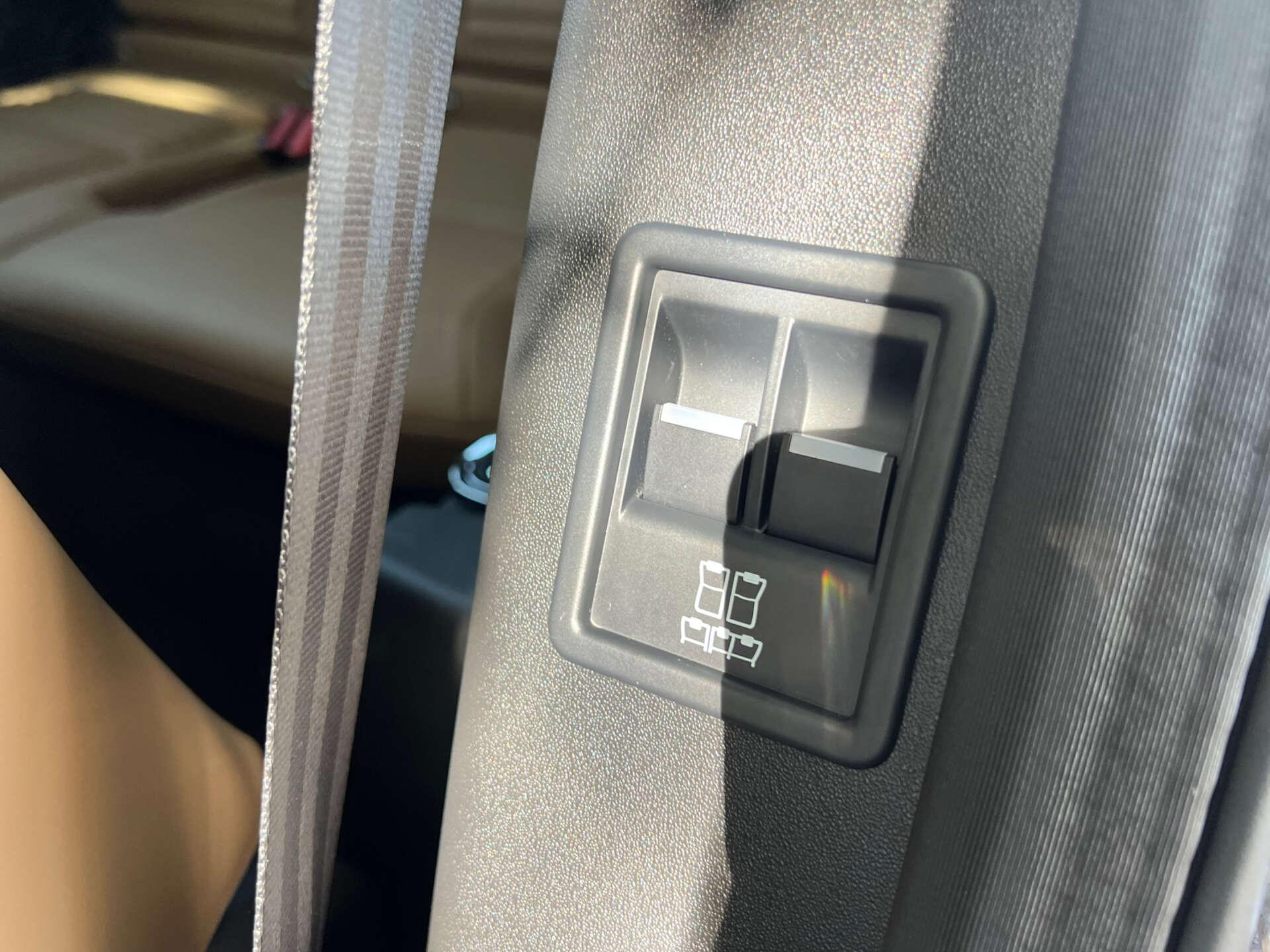 Land Rover Discovery view 19