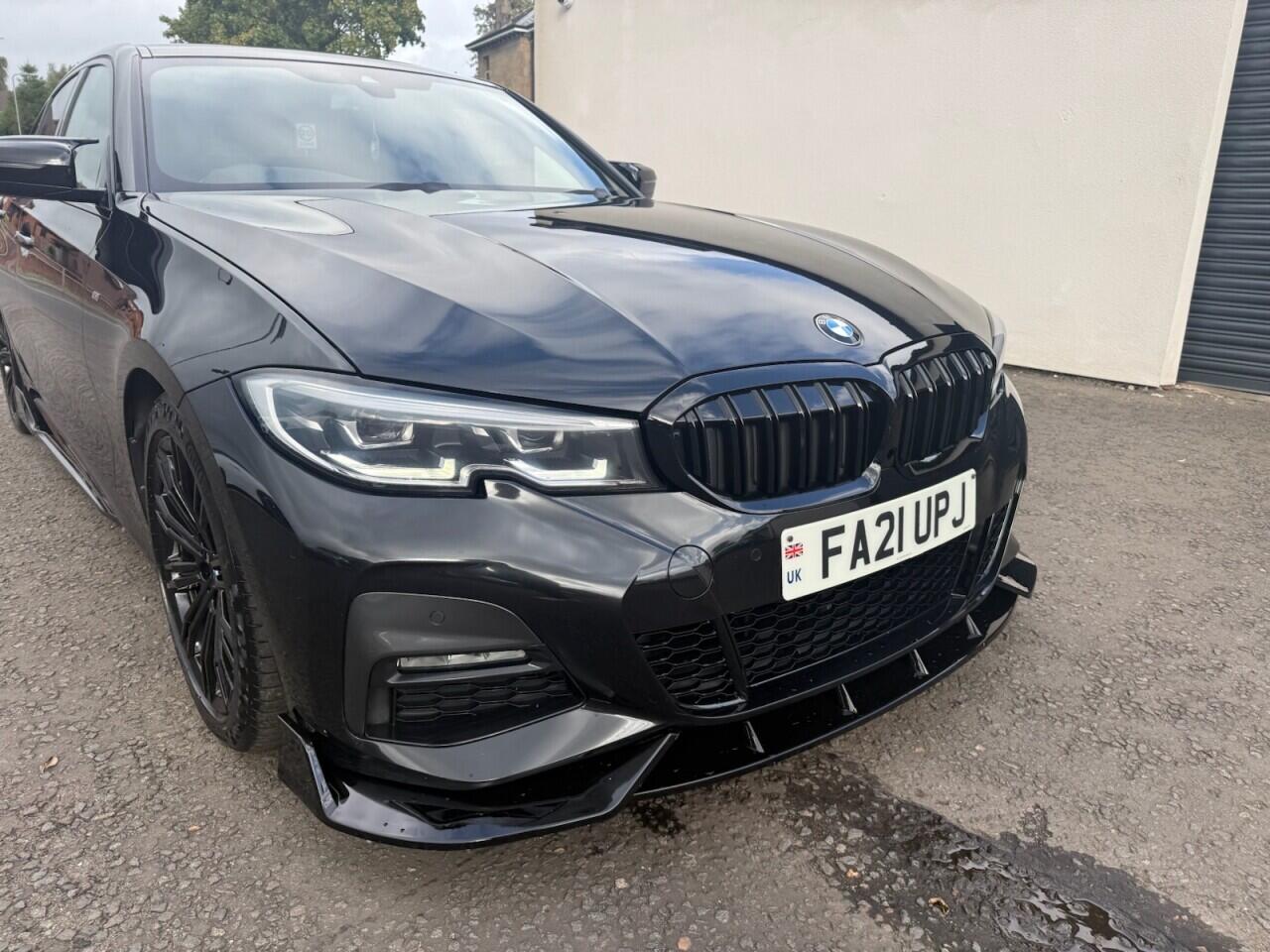BMW 3 Series view 11
