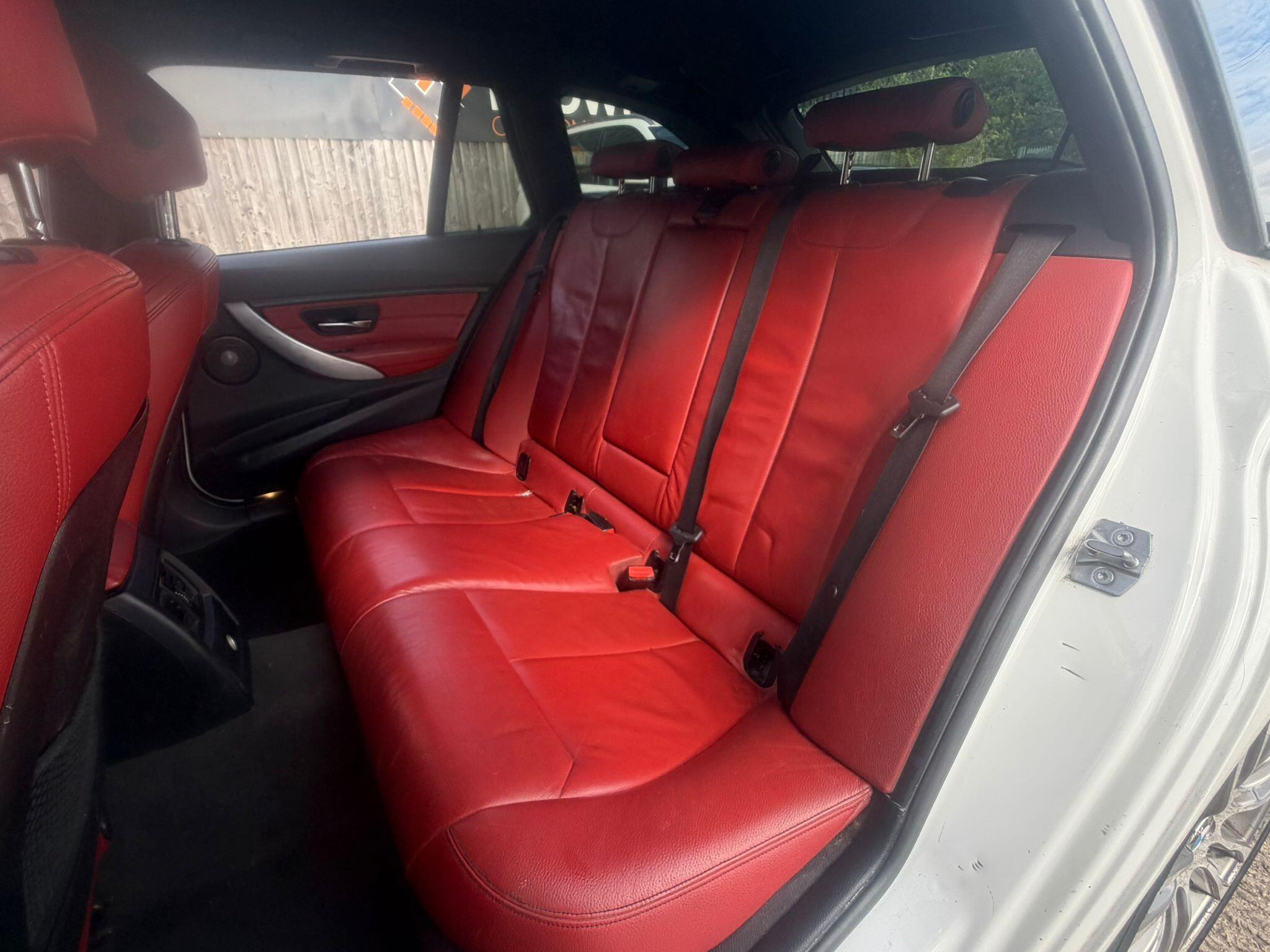 BMW 3 Series view 16