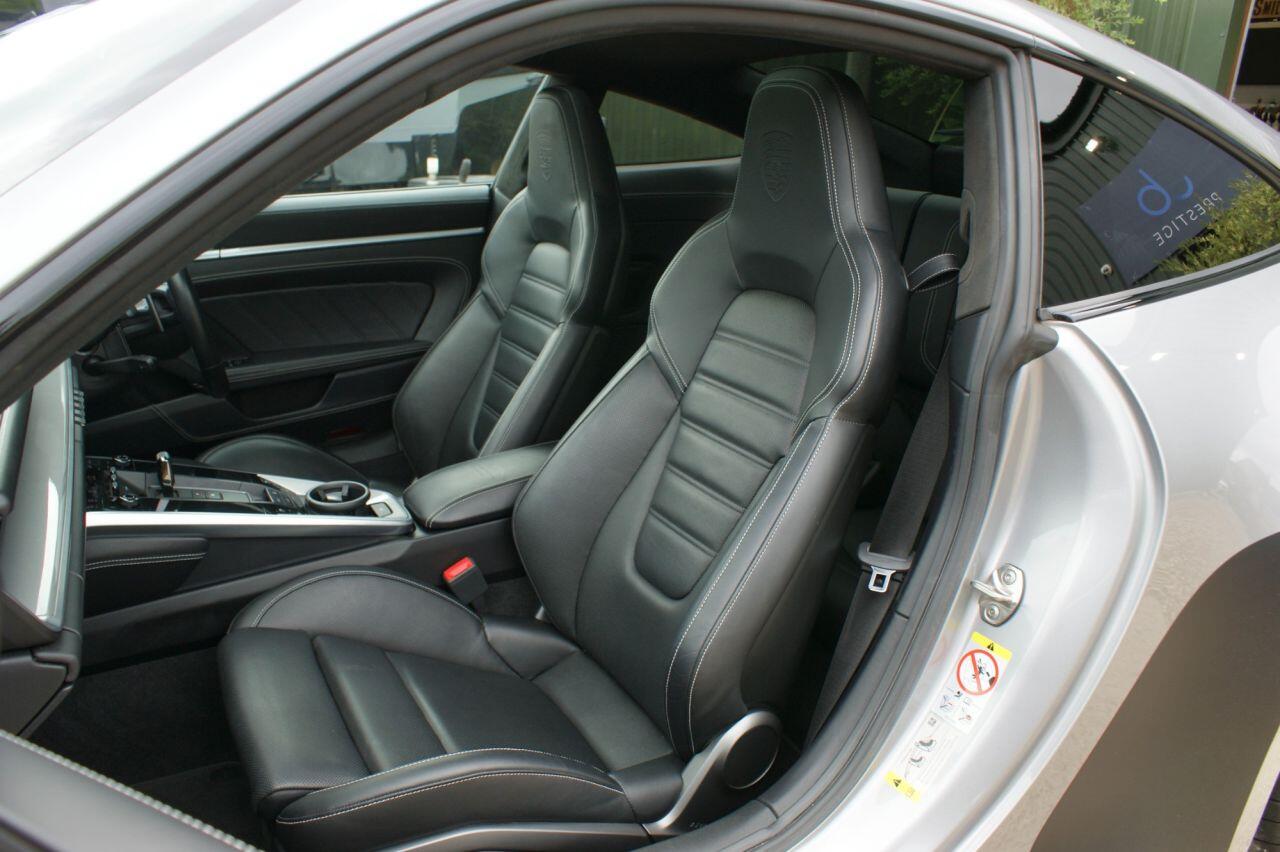 Porsche 911 view 54