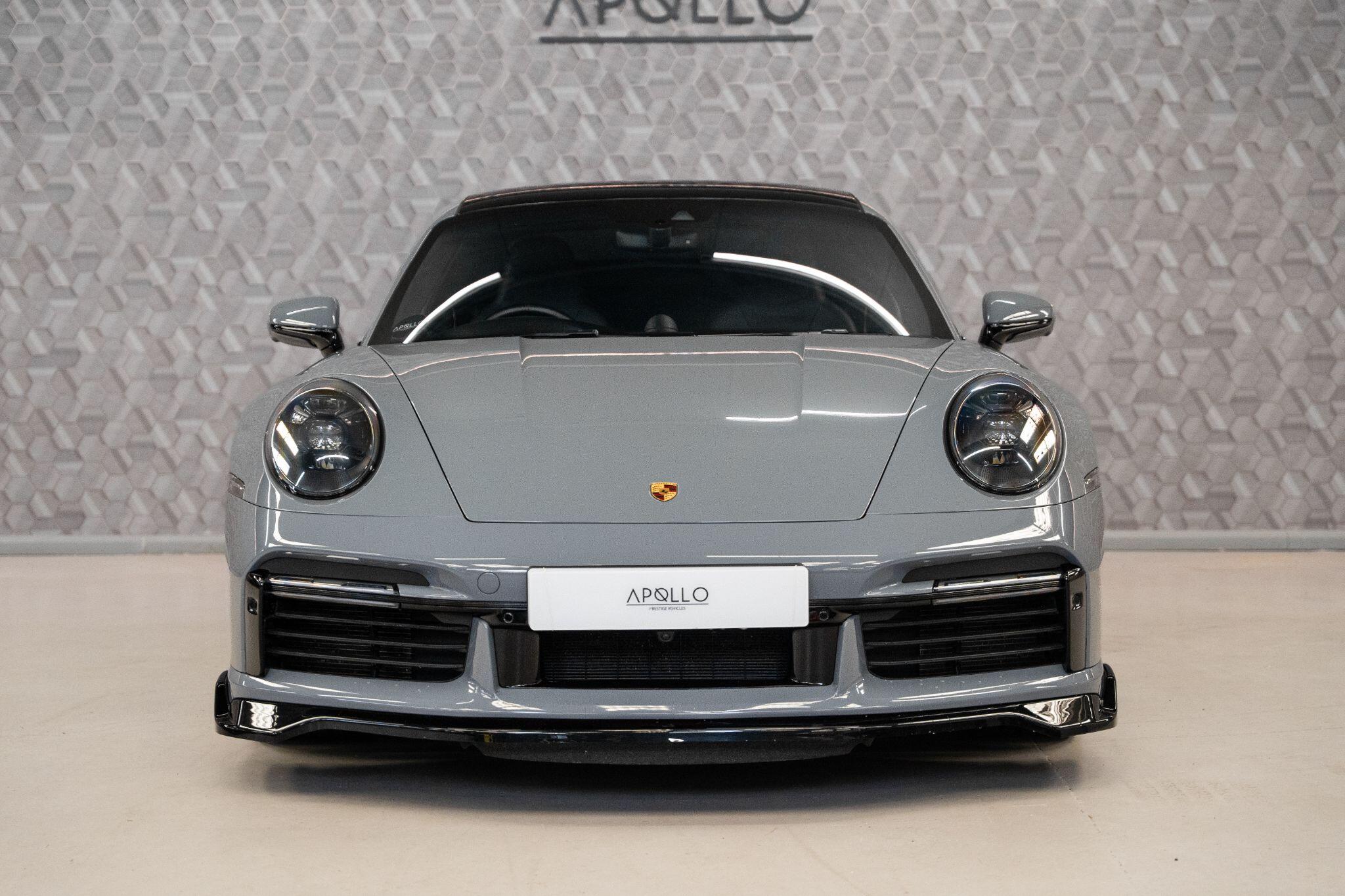 Porsche 911 view 3