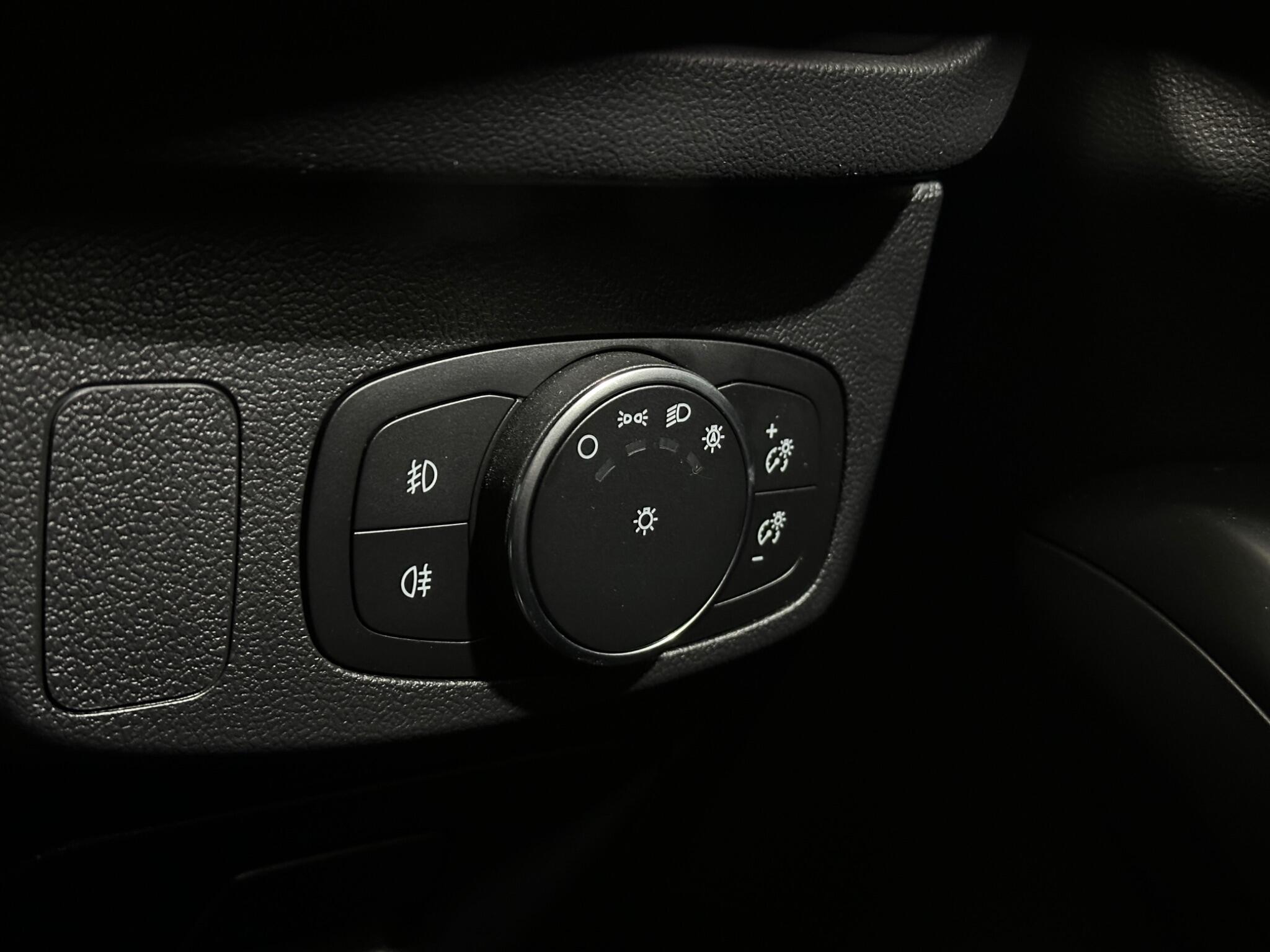 Ford Focus view 18