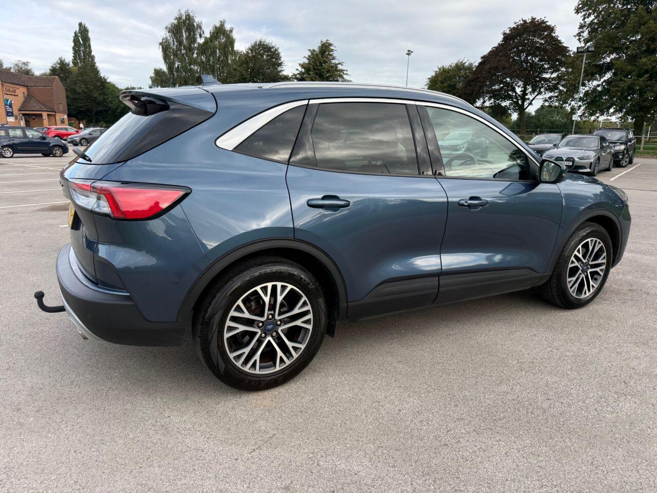 Ford Kuga view 55