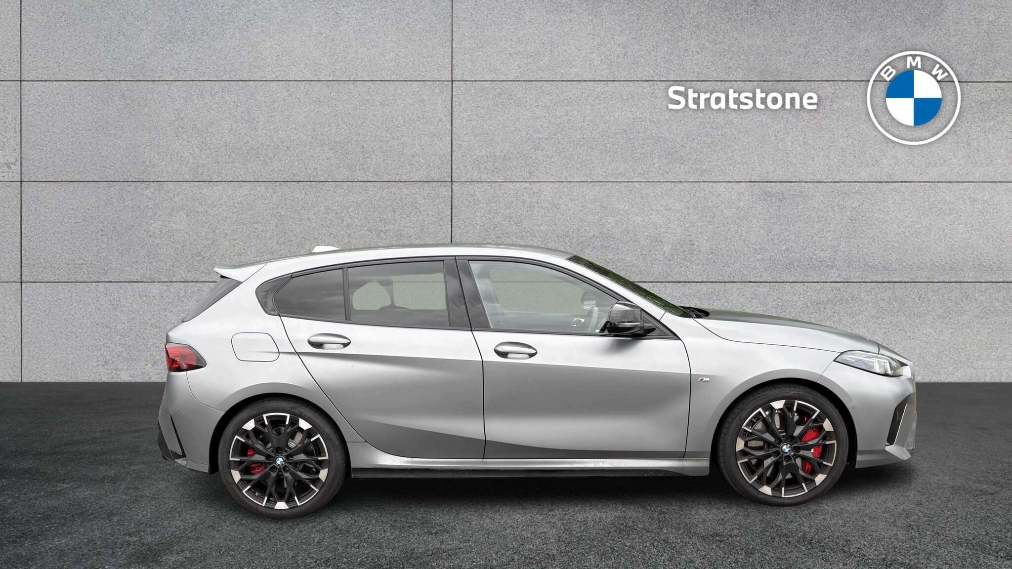 BMW 1 Series view 3