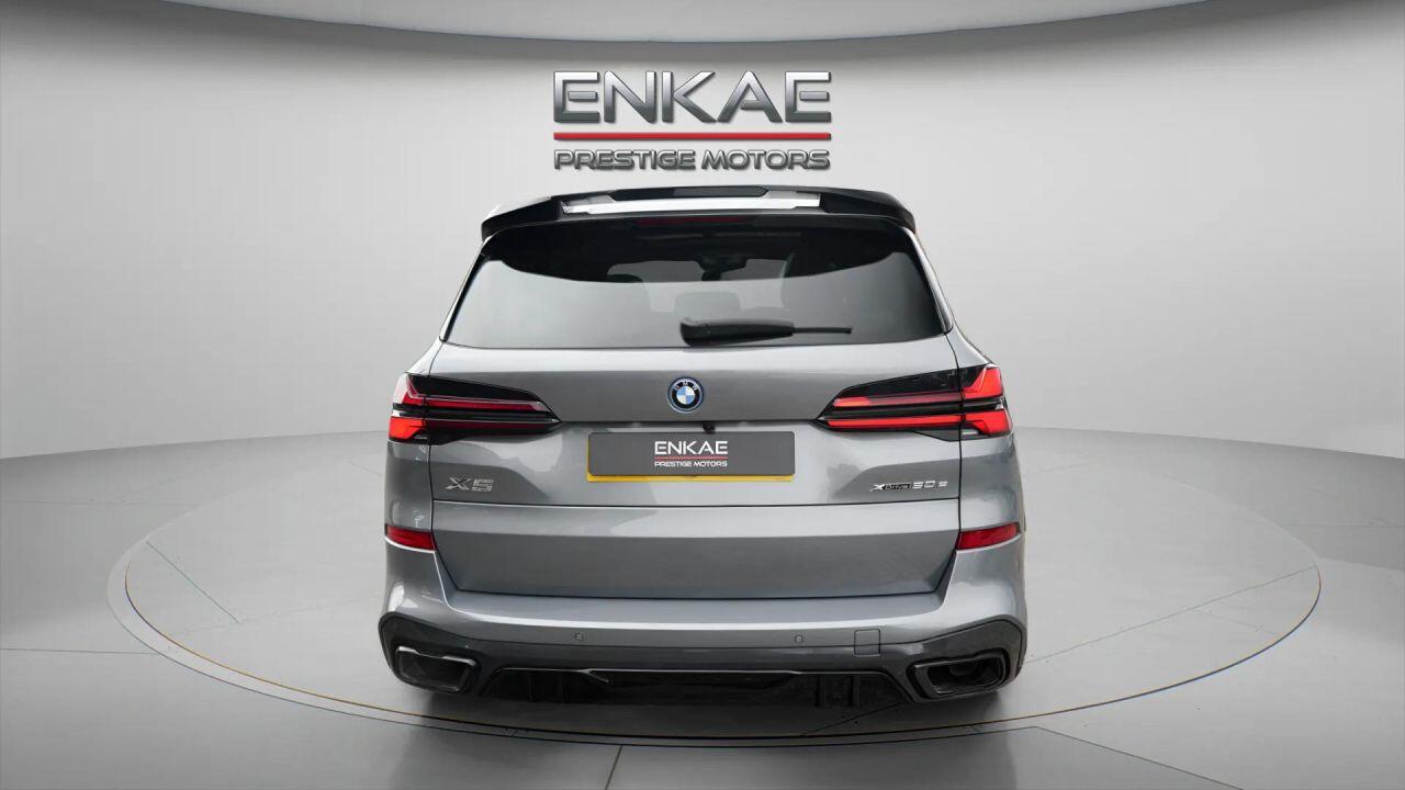 BMW X5 view 5