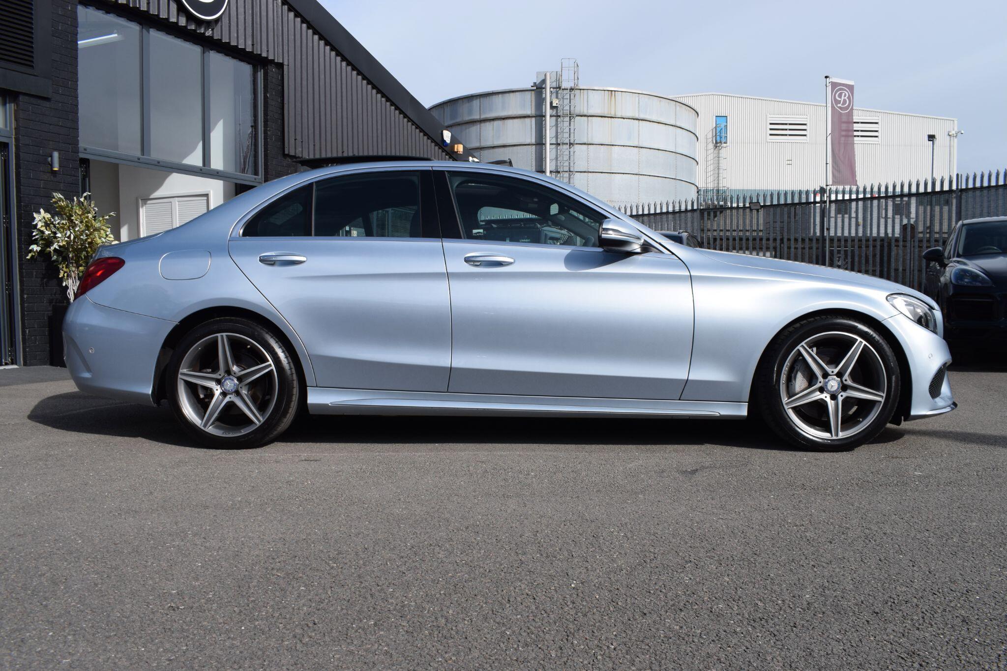 Mercedes-Benz C-Class view 4