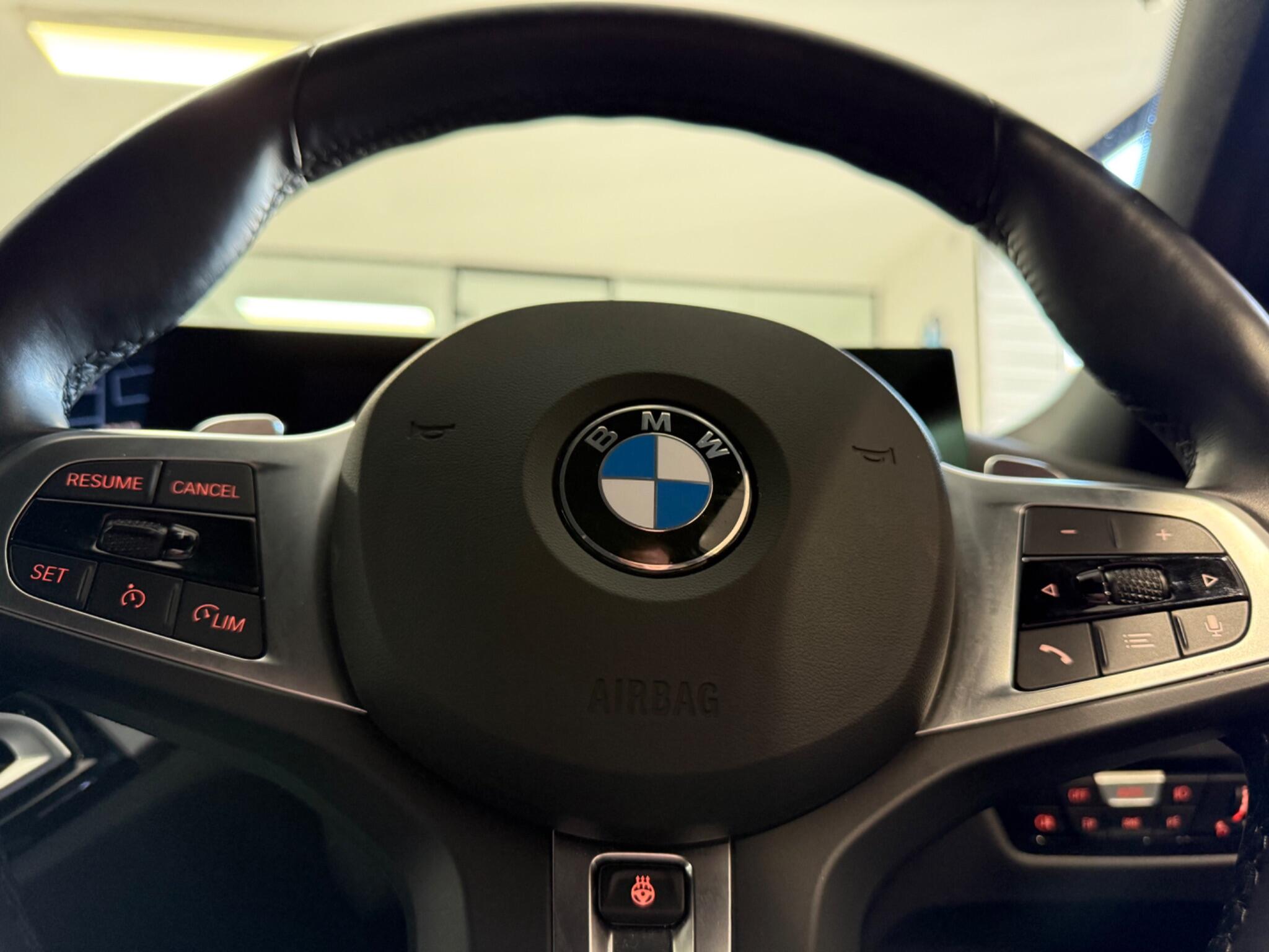 BMW 3 Series view 18