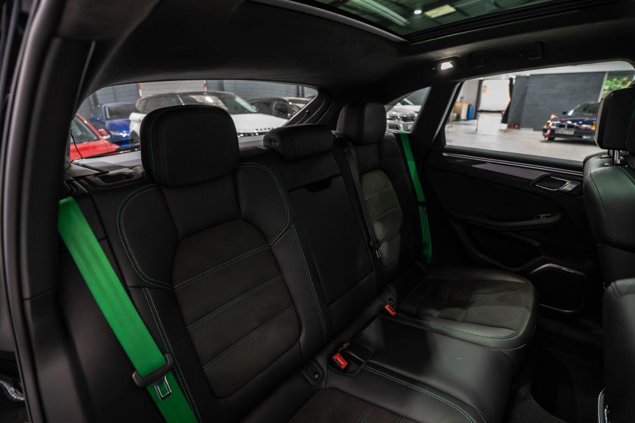 Porsche Macan view 37