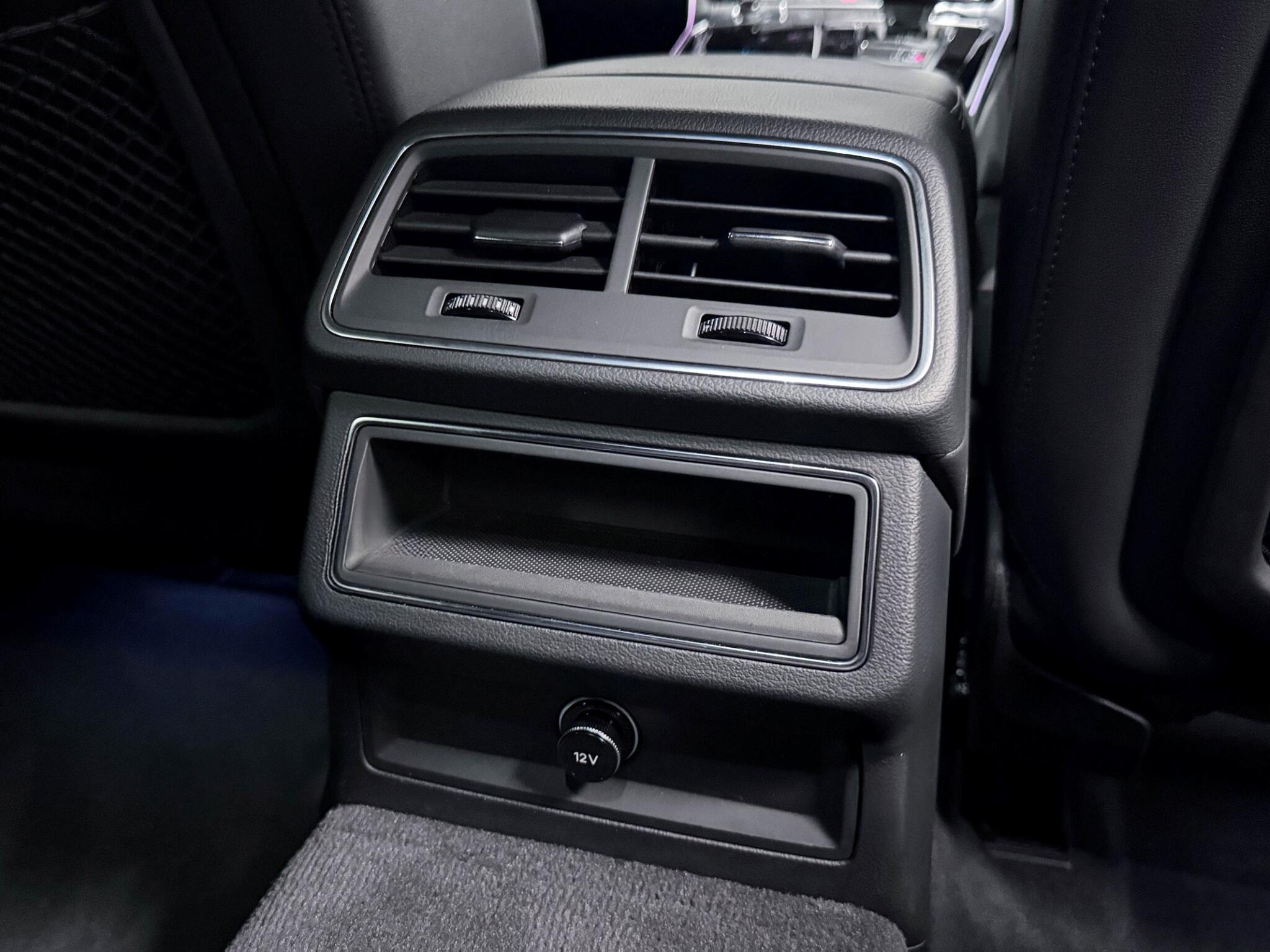 Audi A6 view 13