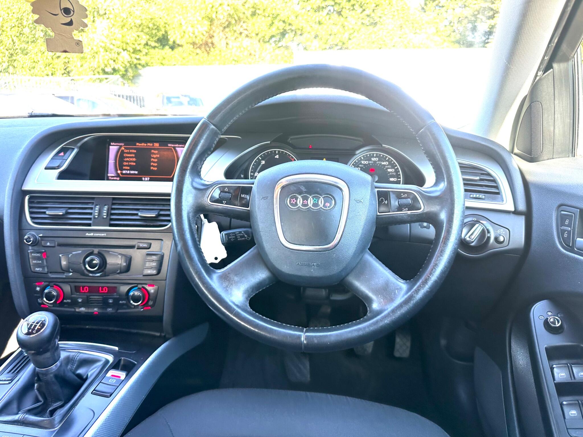 Audi A4 Avant view 20