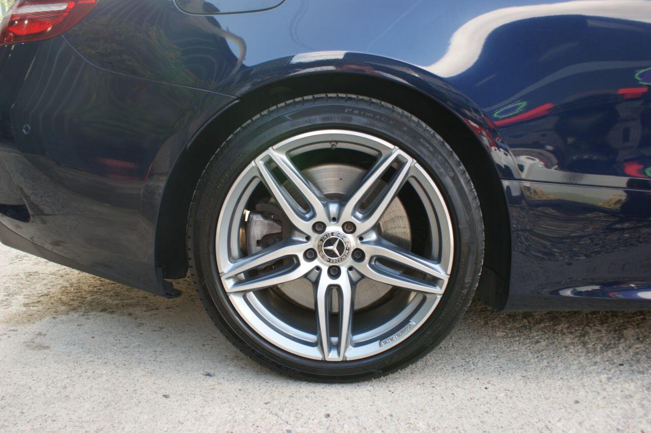 Mercedes-Benz E Class view 22