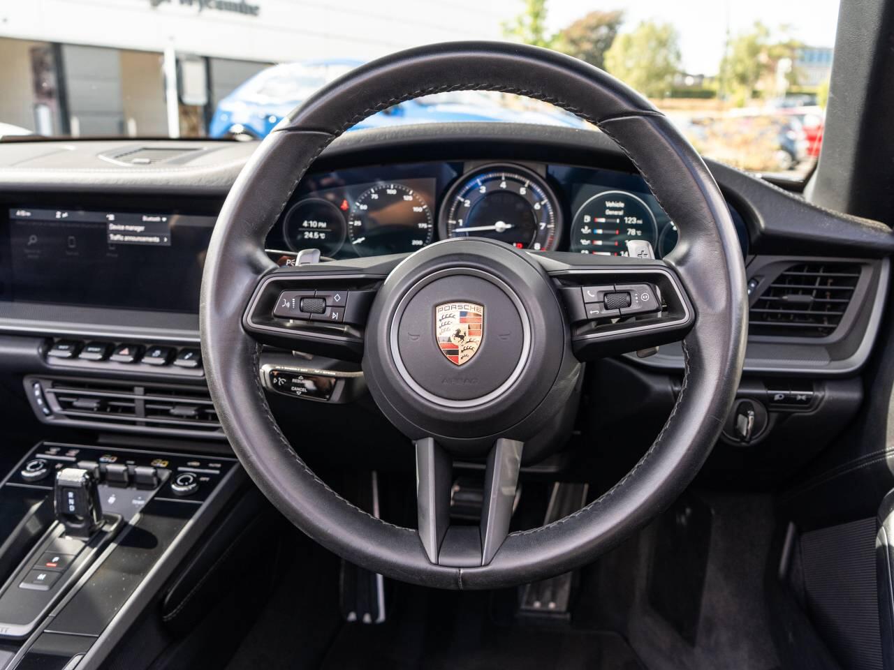 Porsche 911 view 5