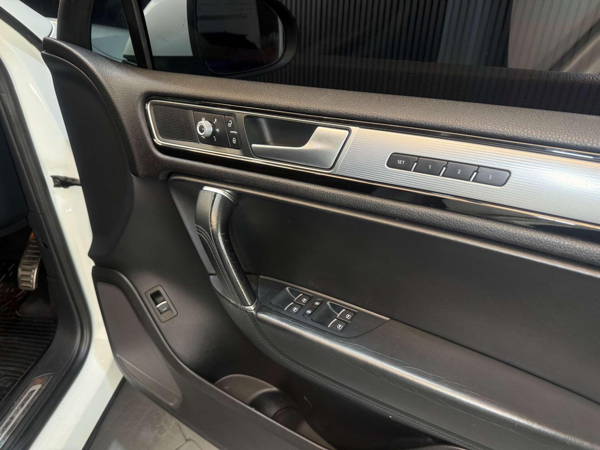 Volkswagen Touareg view 31