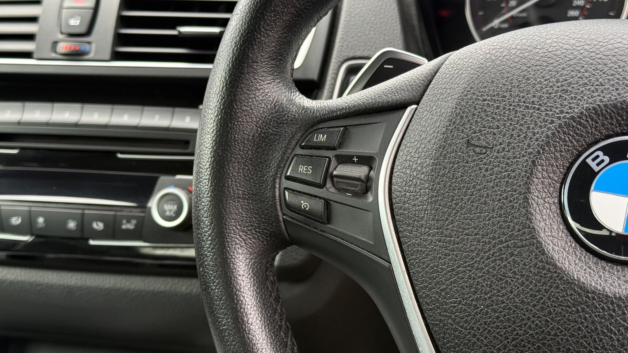 BMW 2 Series view 25