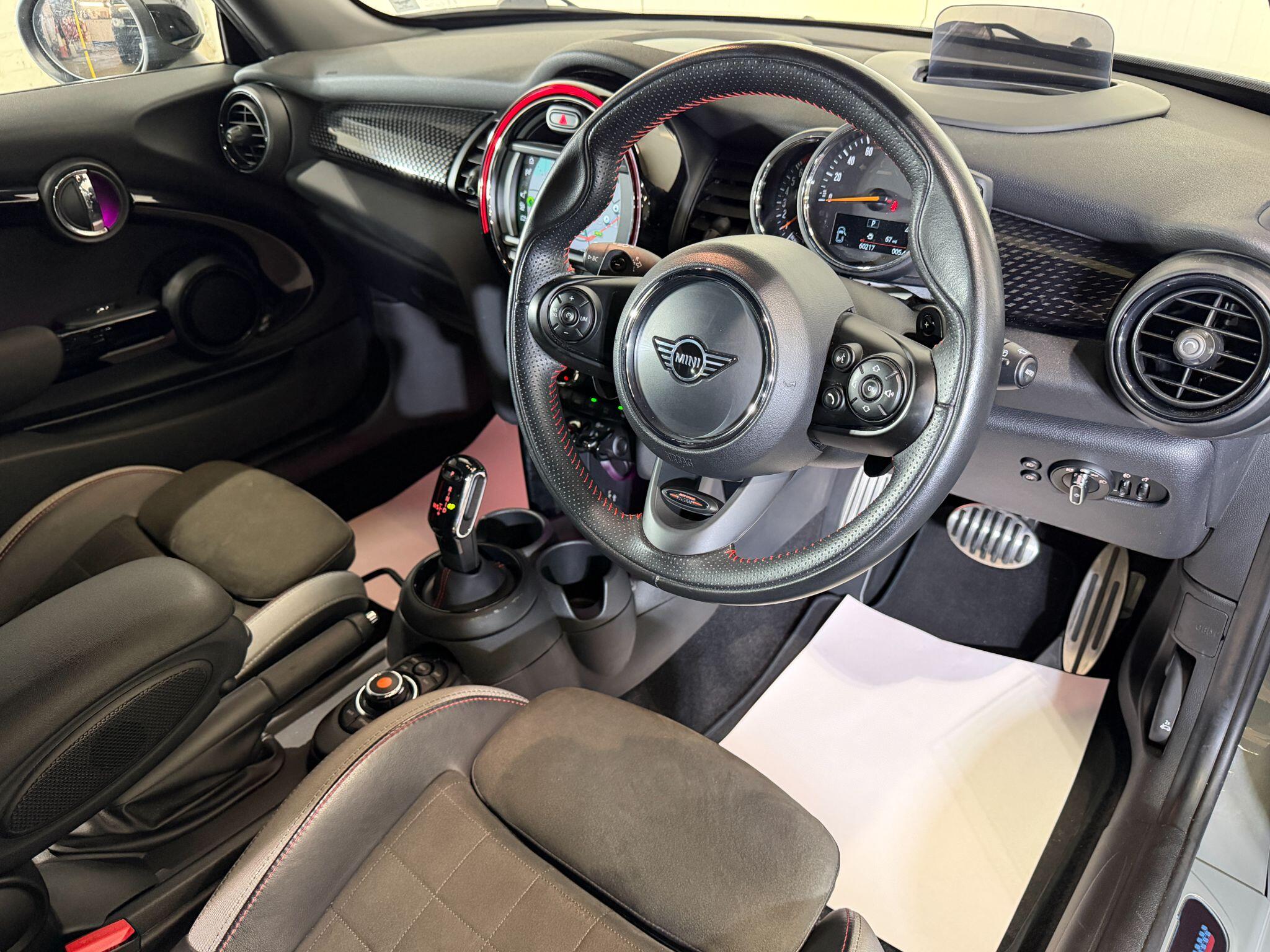 Mini Hatch view 15