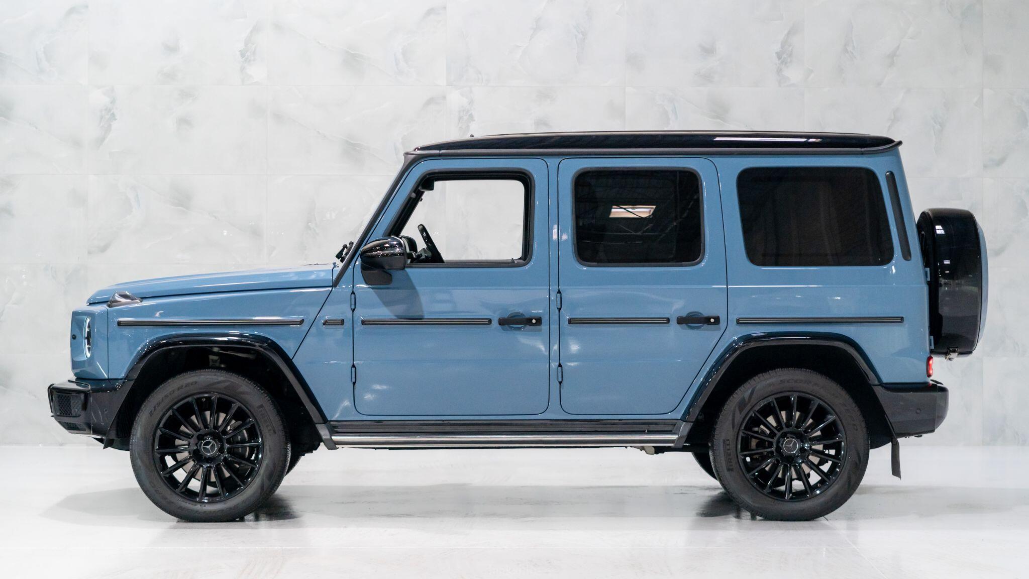 Mercedes-Benz G-Class view 4