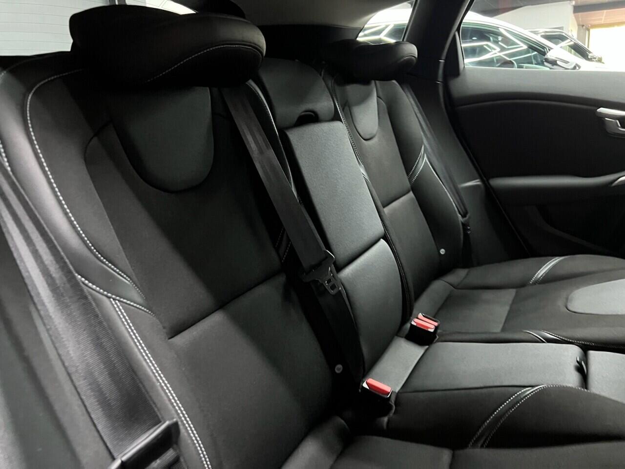Volvo V40 view 42