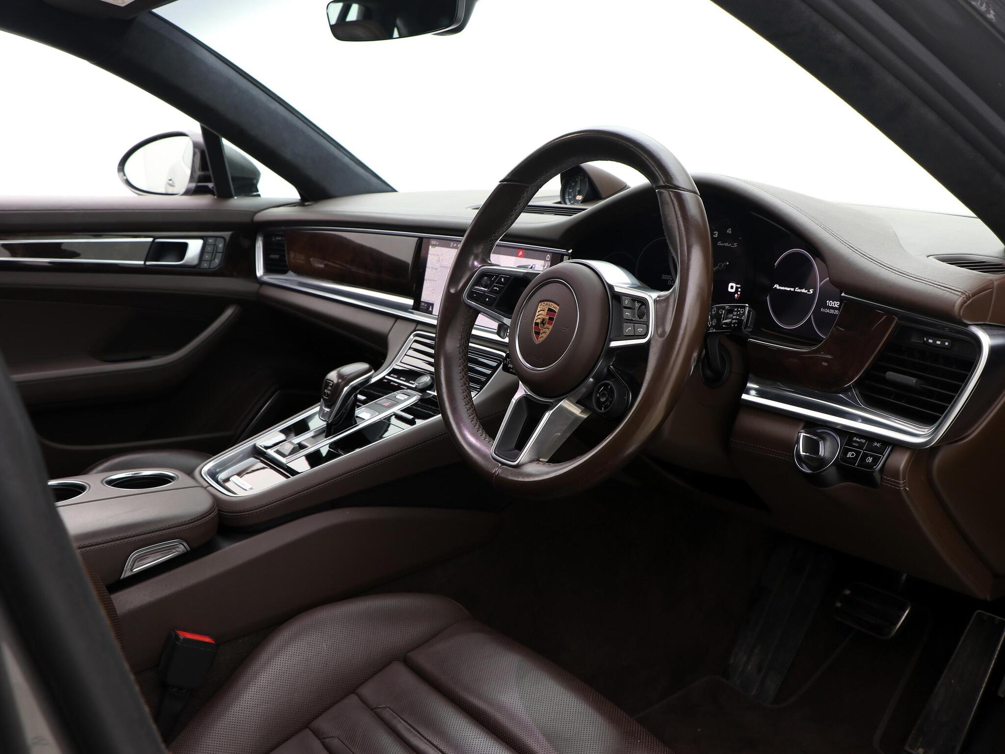 Porsche Panamera view 35