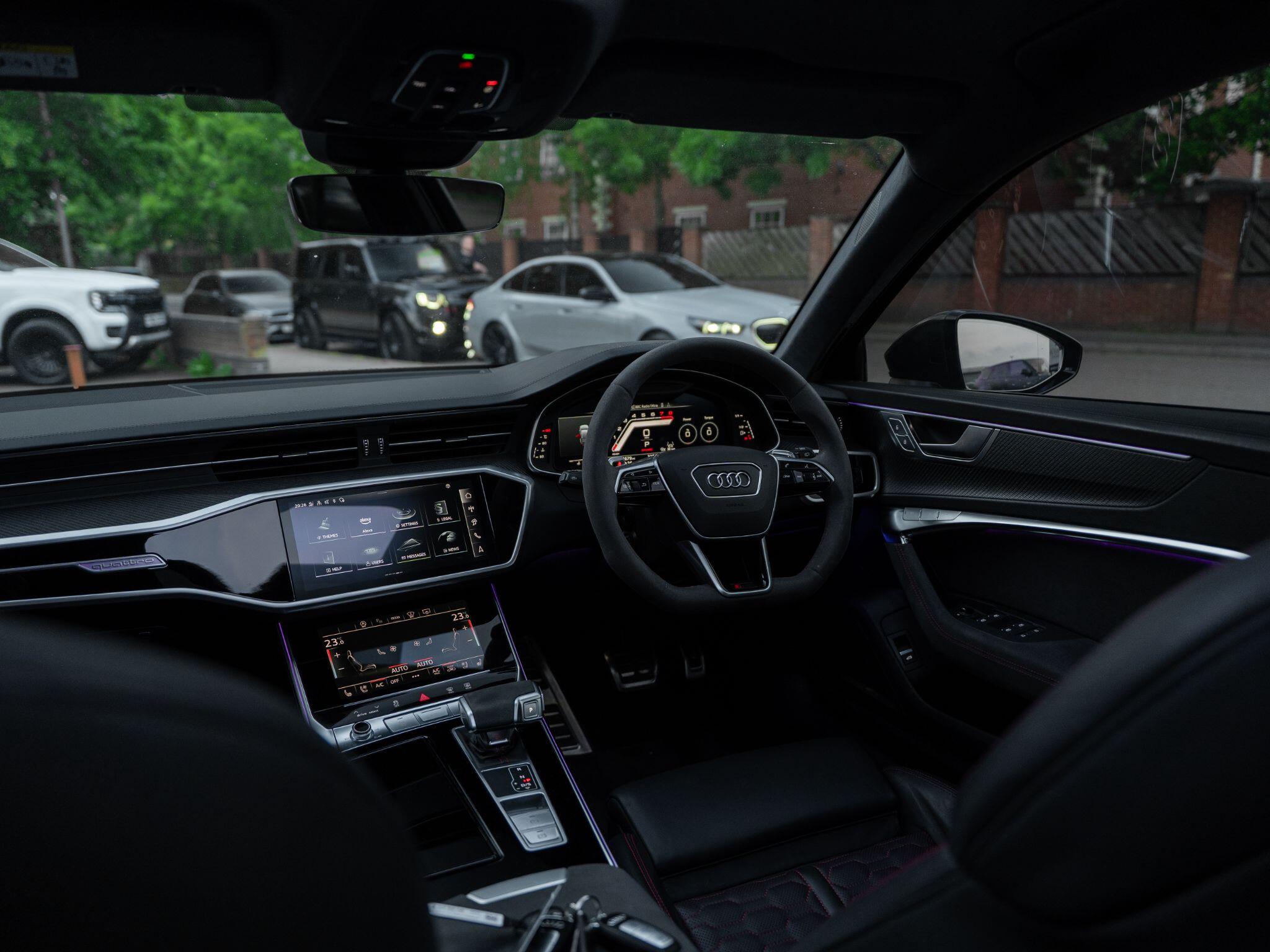 Audi RS6 Avant view 34