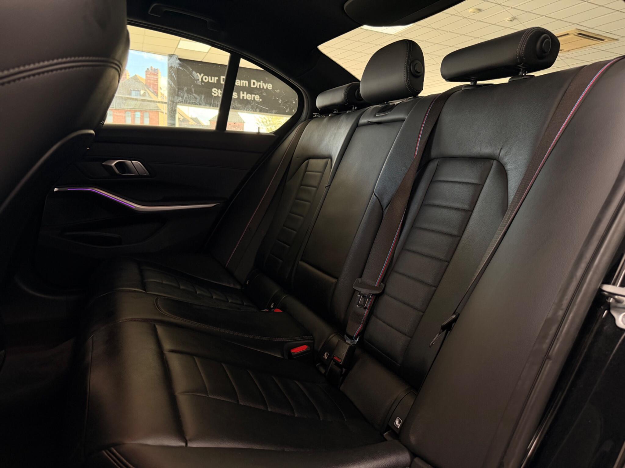 BMW 3 Series view 21