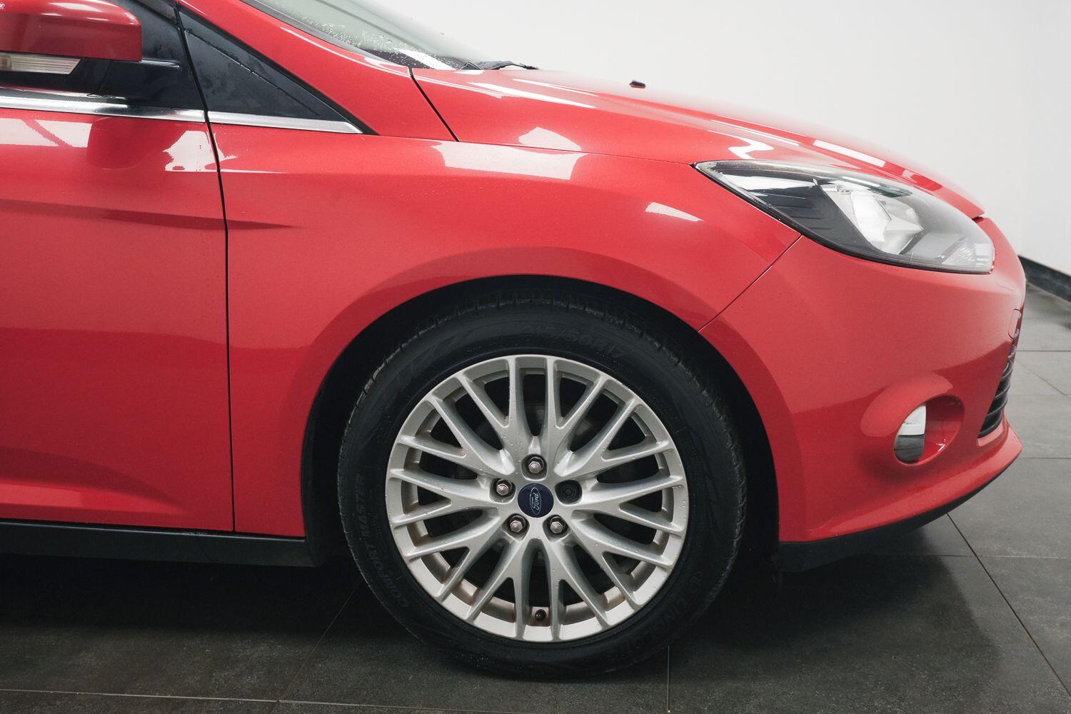 Ford Focus view 5