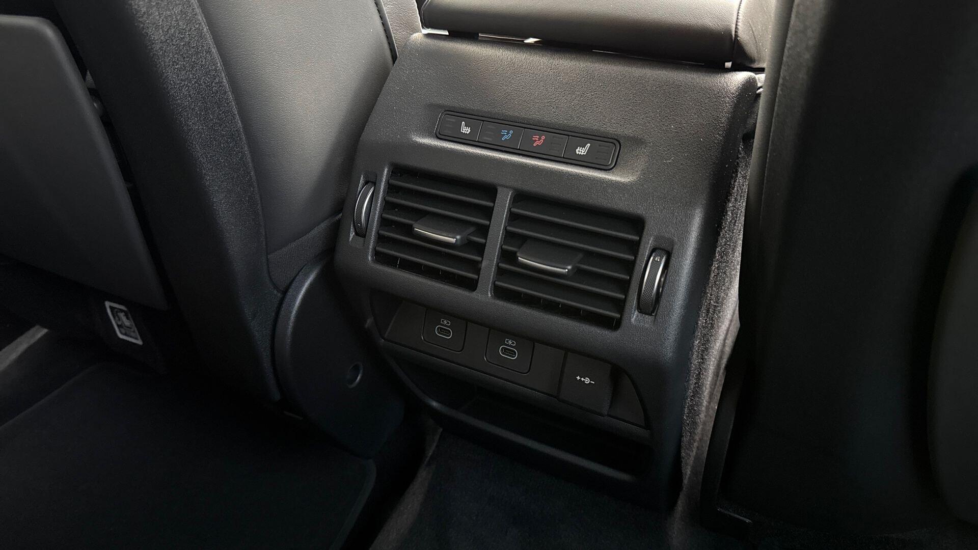 Land Rover Discovery Sport view 19