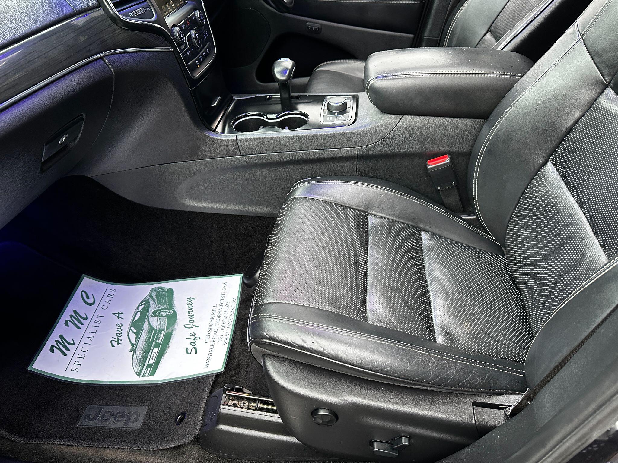 Jeep Grand Cherokee view 28