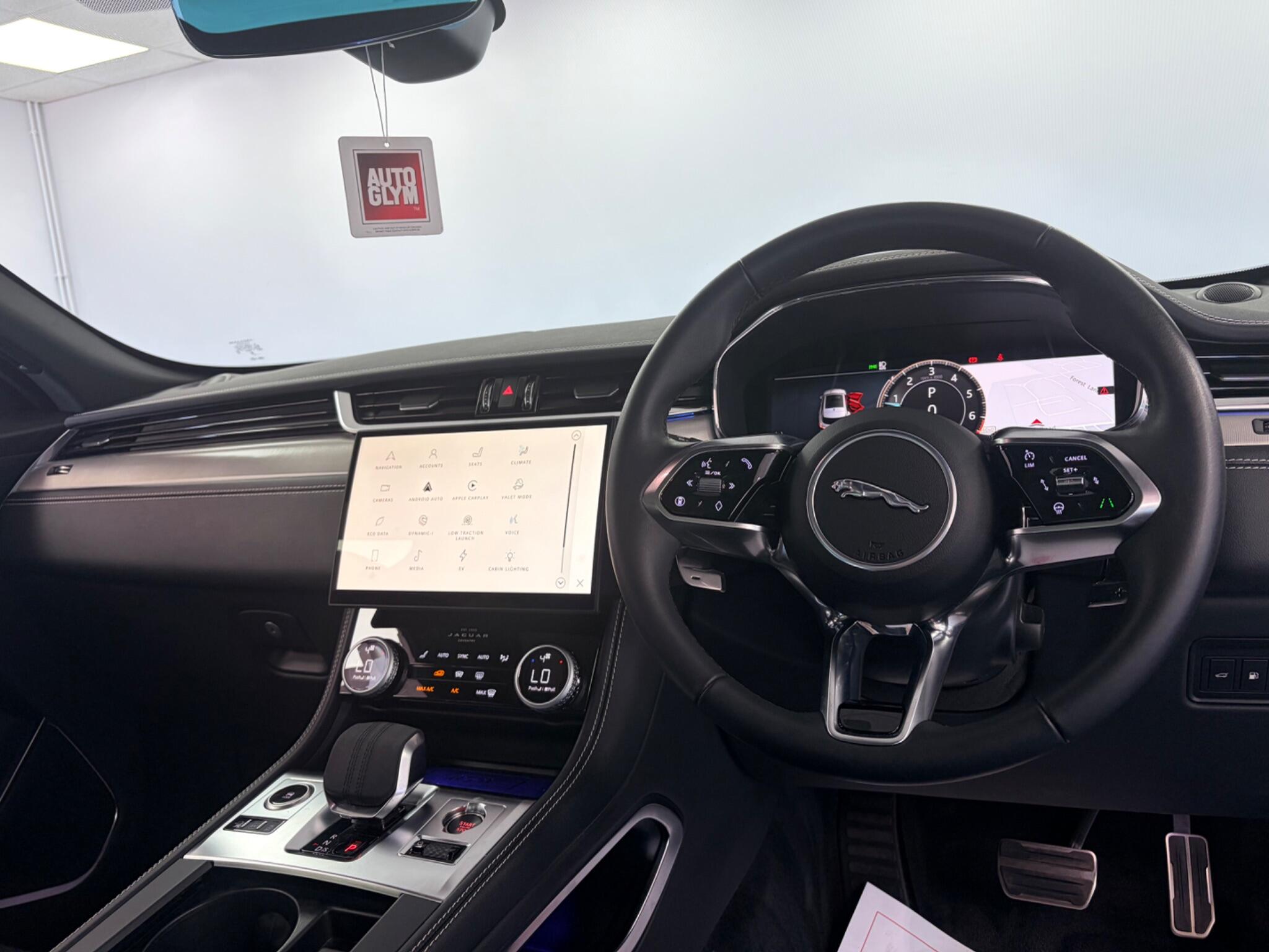 Jaguar F-Pace view 9