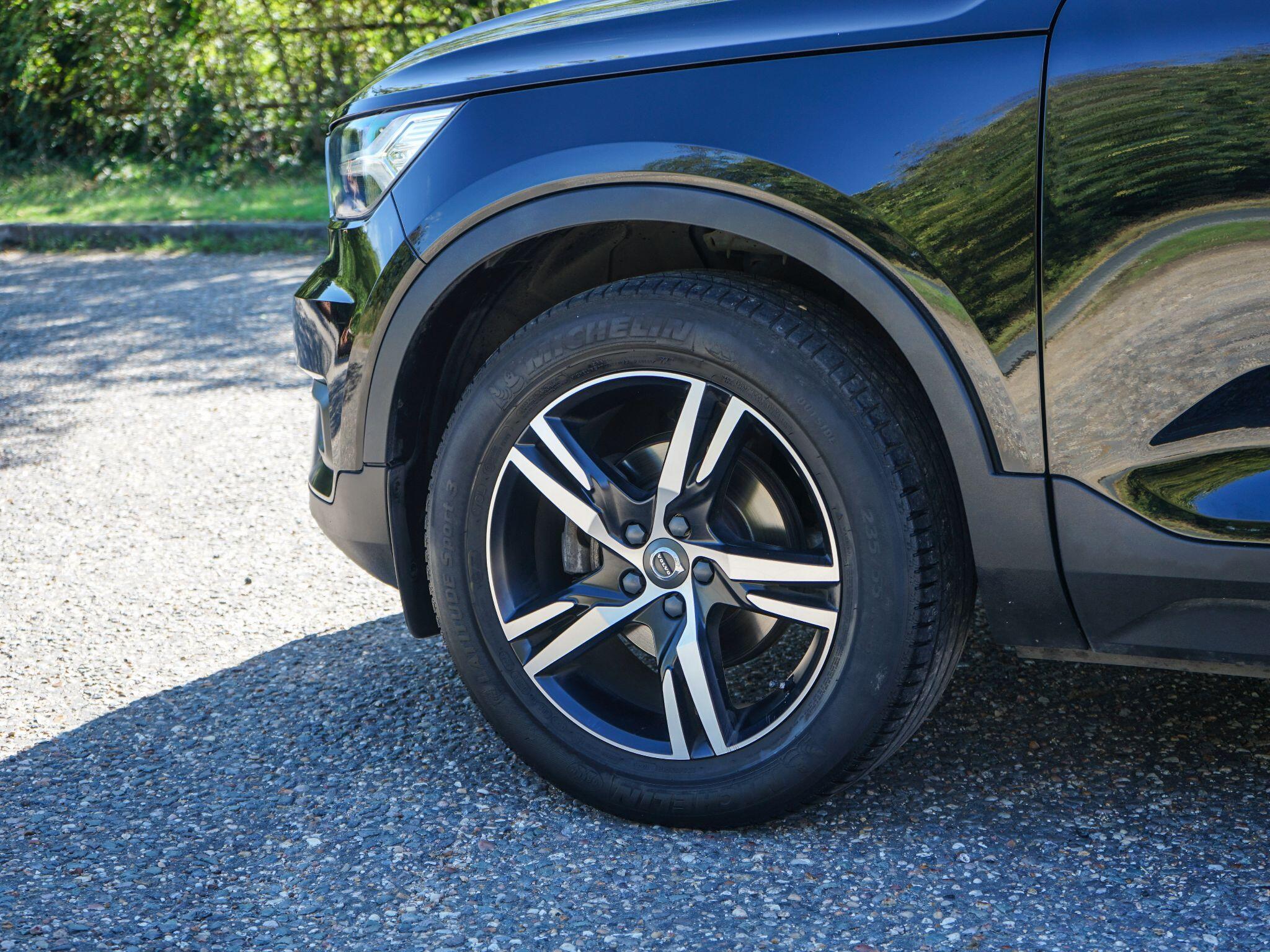 Volvo XC40 view 5