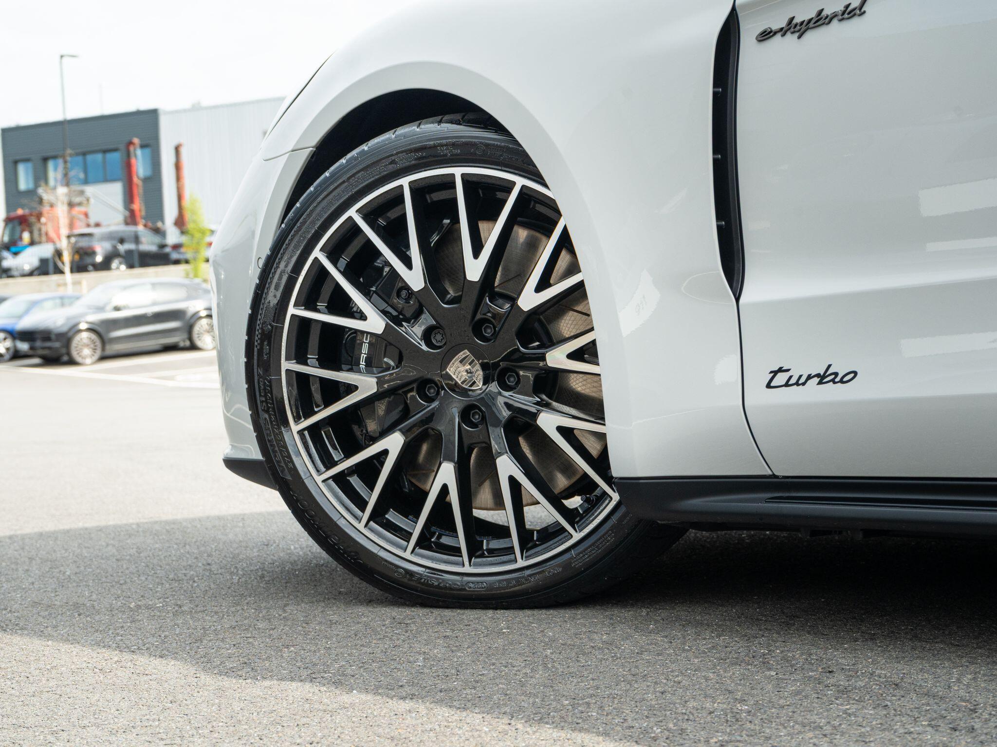 Porsche Panamera view 4