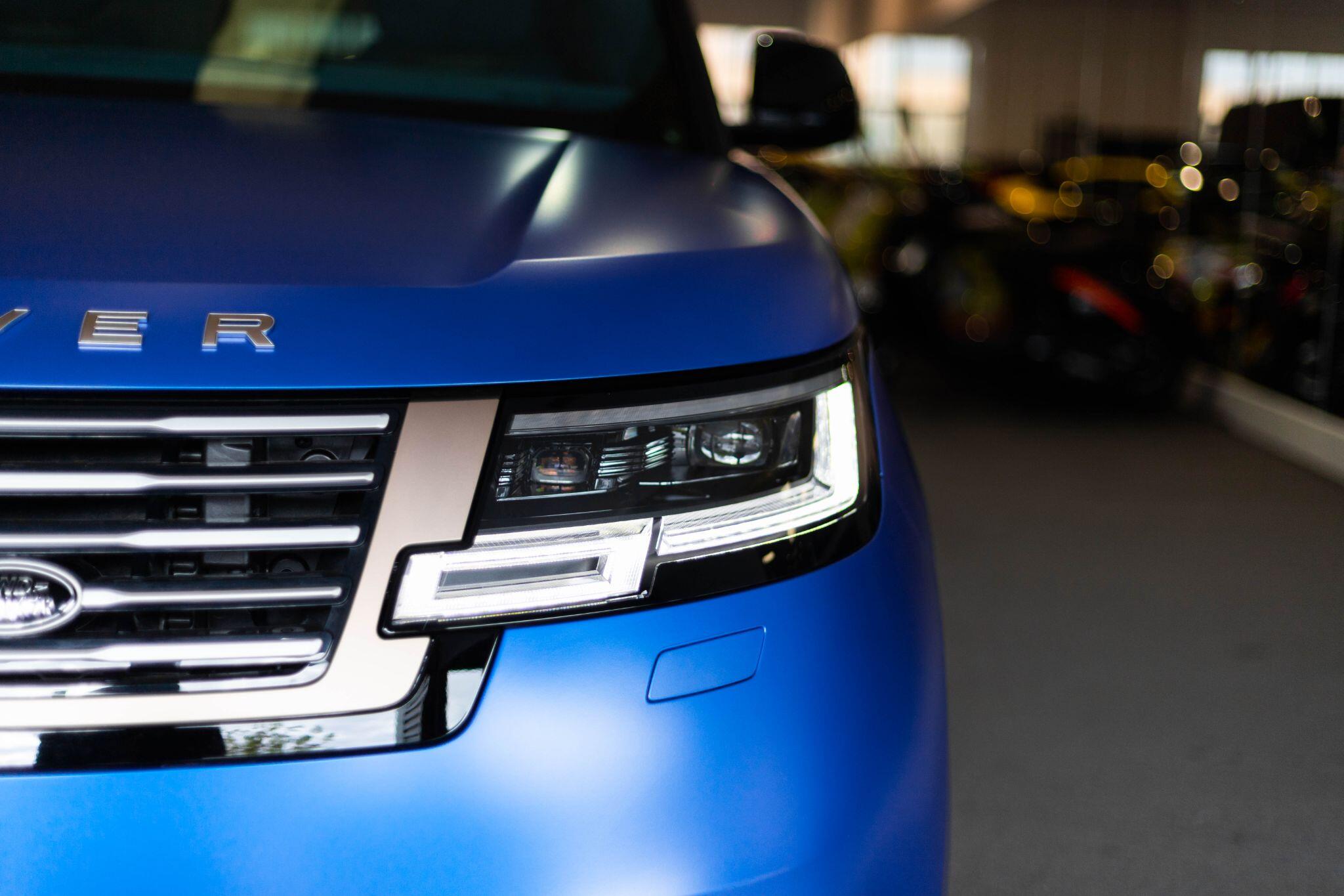 Land Rover Range Rover view 4