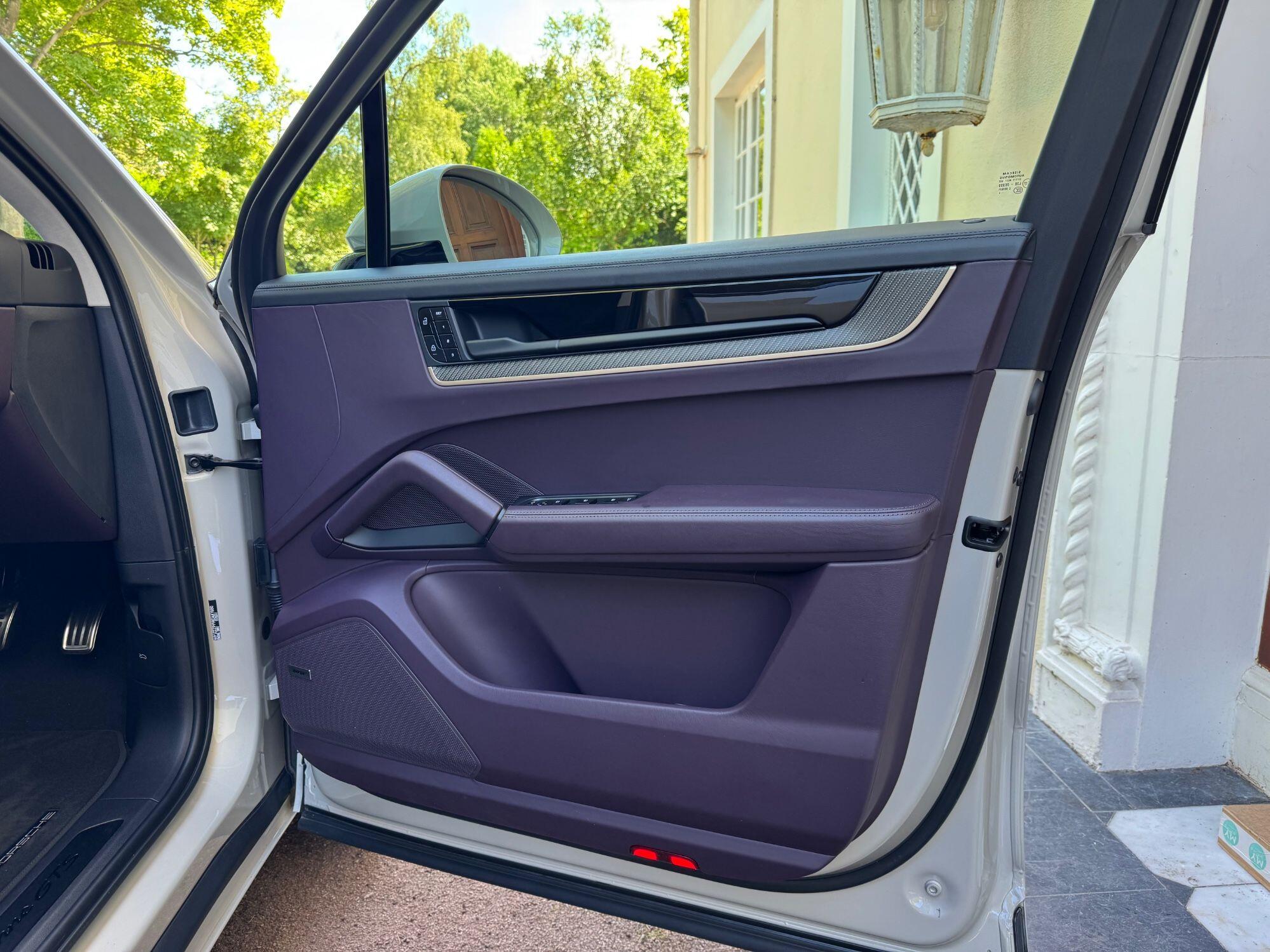 Porsche Cayenne view 42