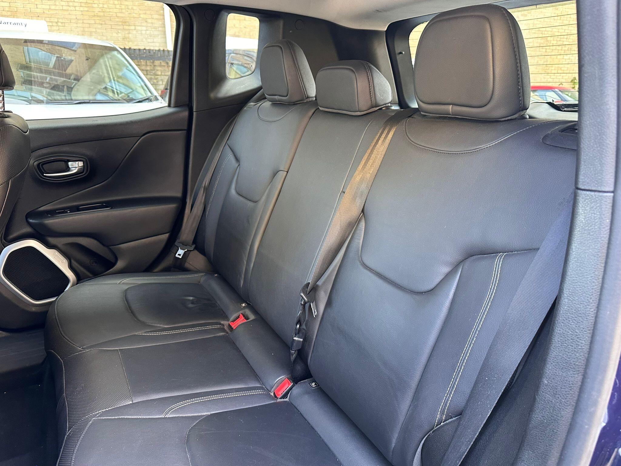 Jeep Renegade view 21