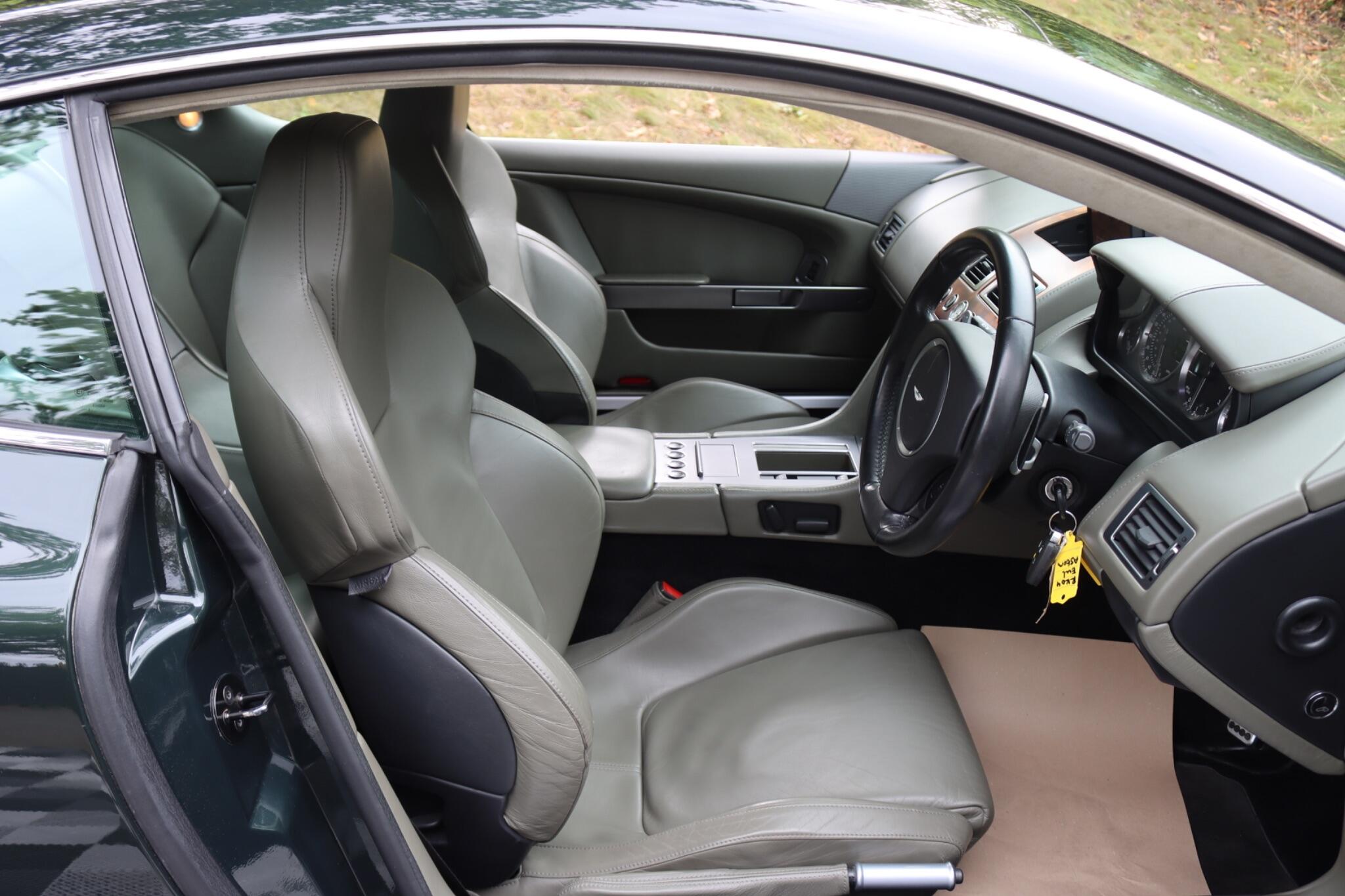 Aston Martin DB9 view 52