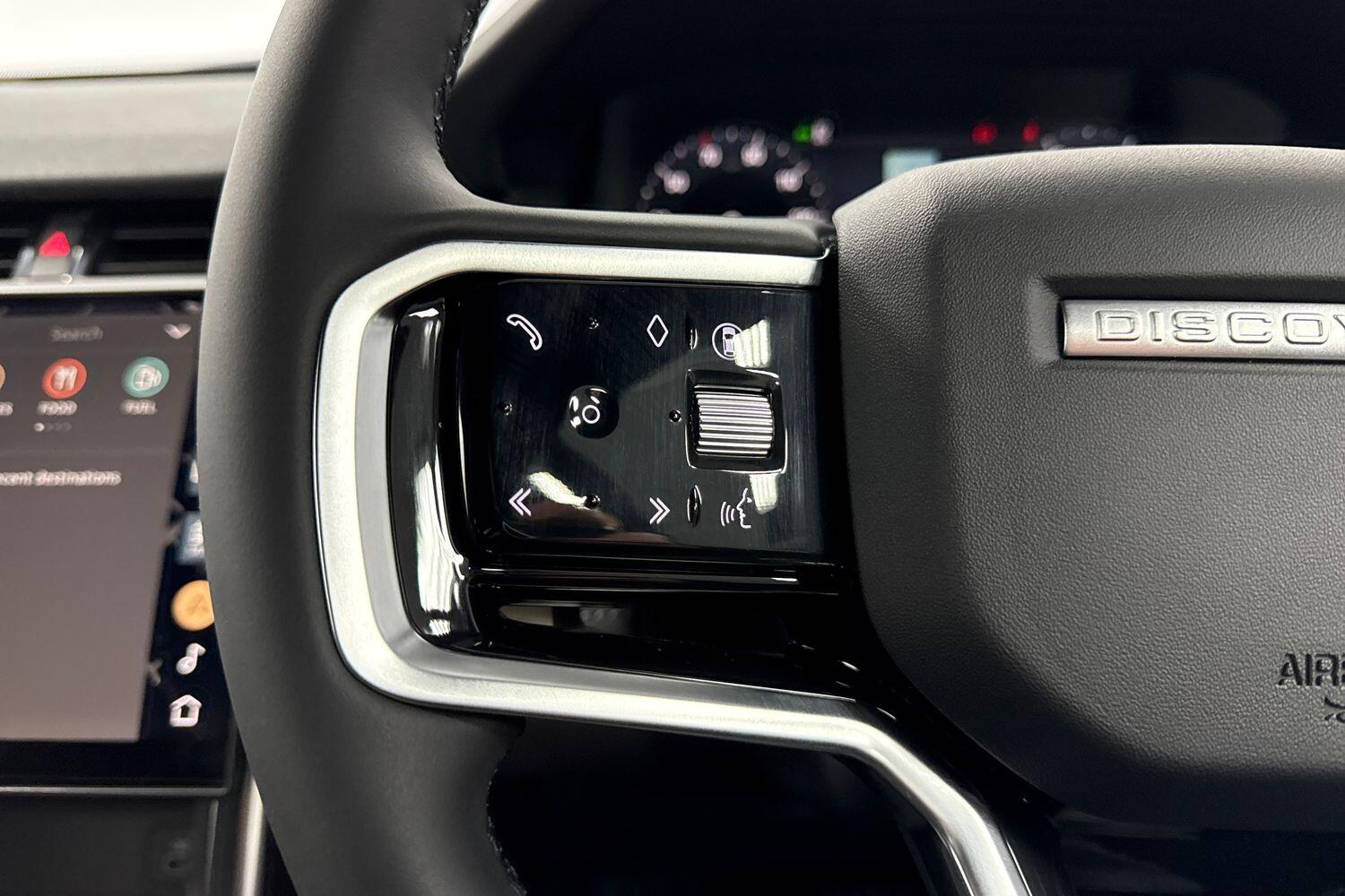 Land Rover Discovery Sport view 24