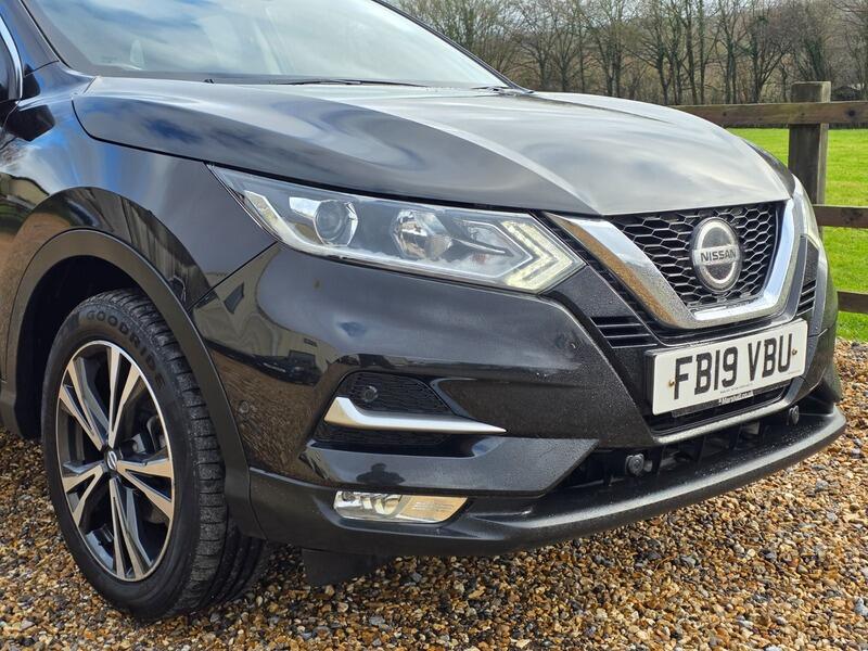 2019 Nissan Qashqai 1.3 DIG-T N-Connecta Euro 6 (s/s) 5dr • 52,400 miles image 2