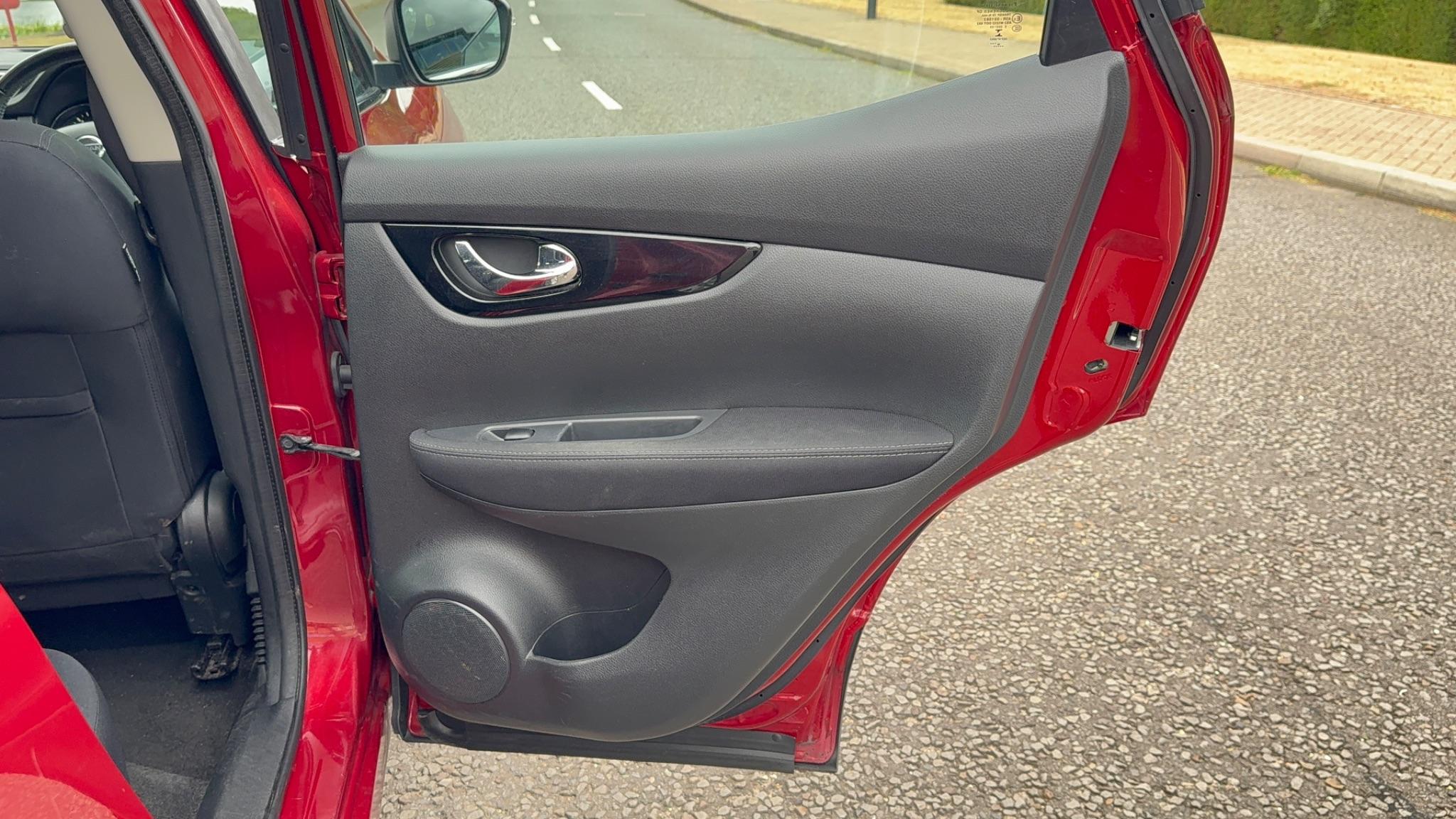 2014 Nissan Qashqai 1.5 dCi Acenta 2WD Euro 5 (s/s) 5dr • 74,950 miles image 29