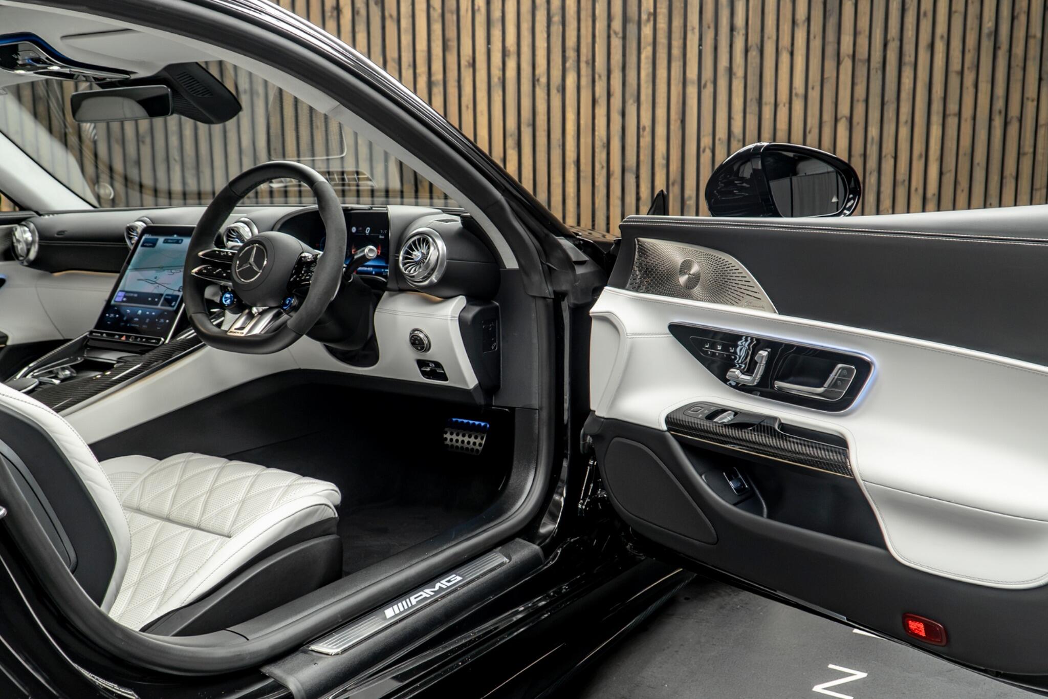 Mercedes-Benz Amg GT view 30