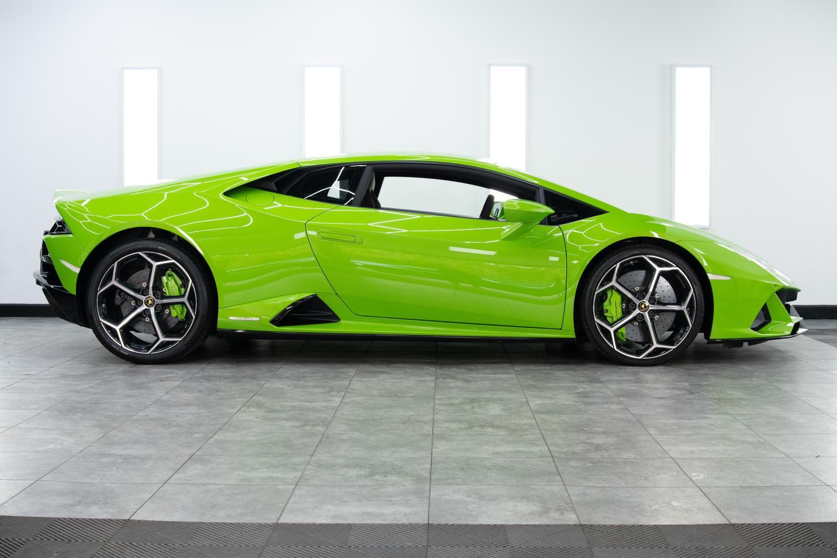 Lamborghini Huracan view 3